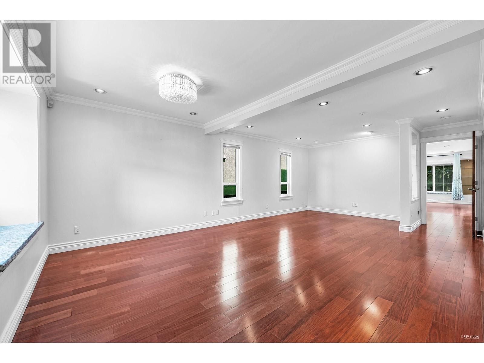 Listing Picture 15 of 36 : 8483 CORNISH STREET, Vancouver / 溫哥華 - 魯藝地產 Yvonne Lu Group - MLS Medallion Club Member