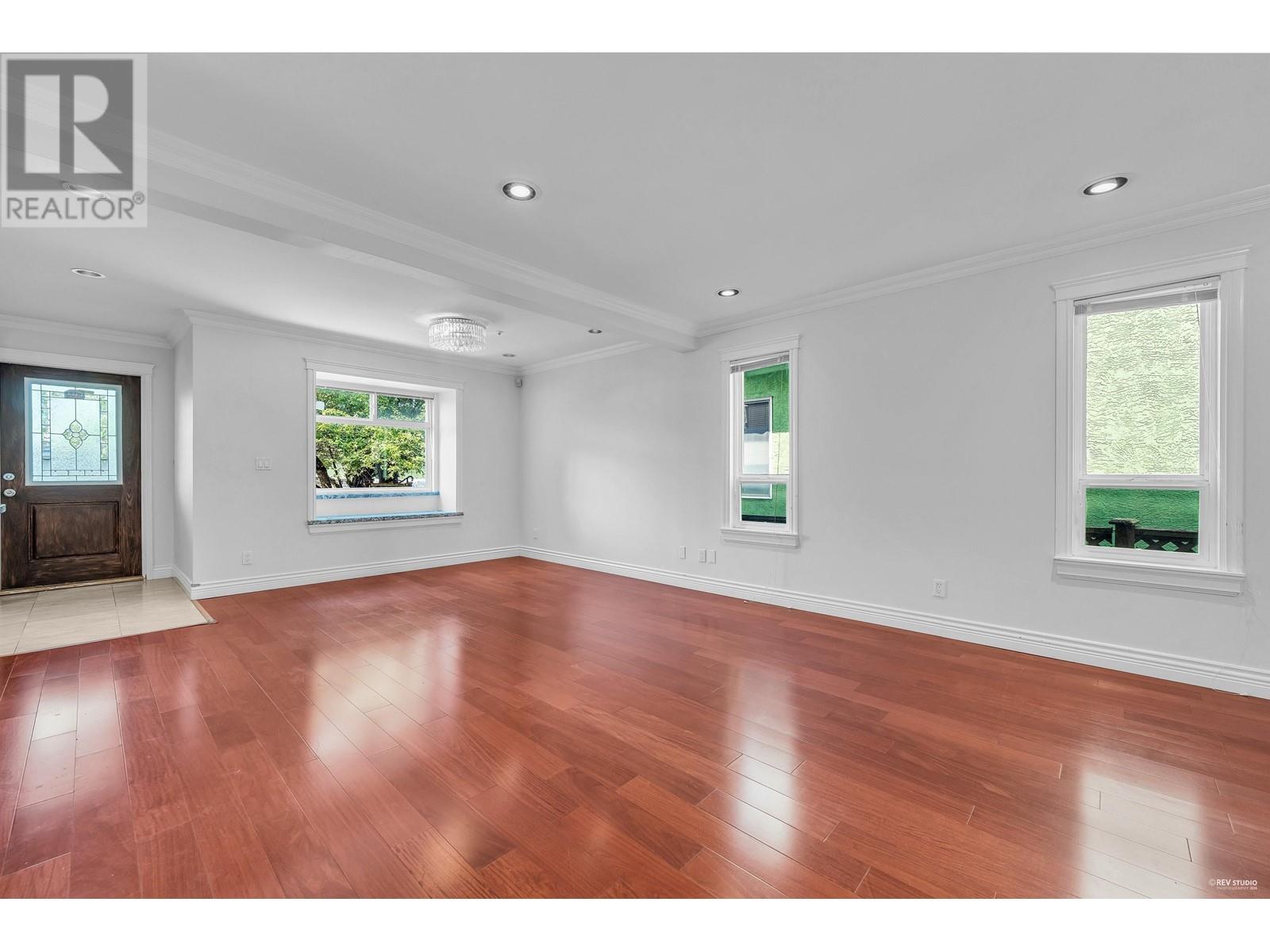 Listing Picture 14 of 36 : 8483 CORNISH STREET, Vancouver / 溫哥華 - 魯藝地產 Yvonne Lu Group - MLS Medallion Club Member