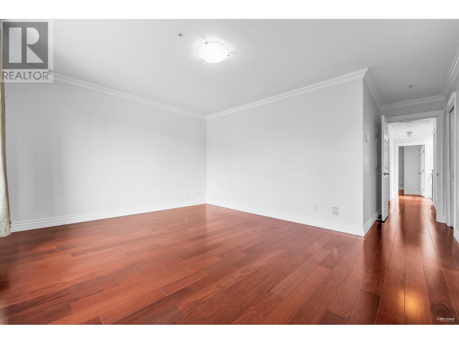 Listing Picture 27 of 36 : 8483 CORNISH STREET, Vancouver / 溫哥華 - 魯藝地產 Yvonne Lu Group - MLS Medallion Club Member