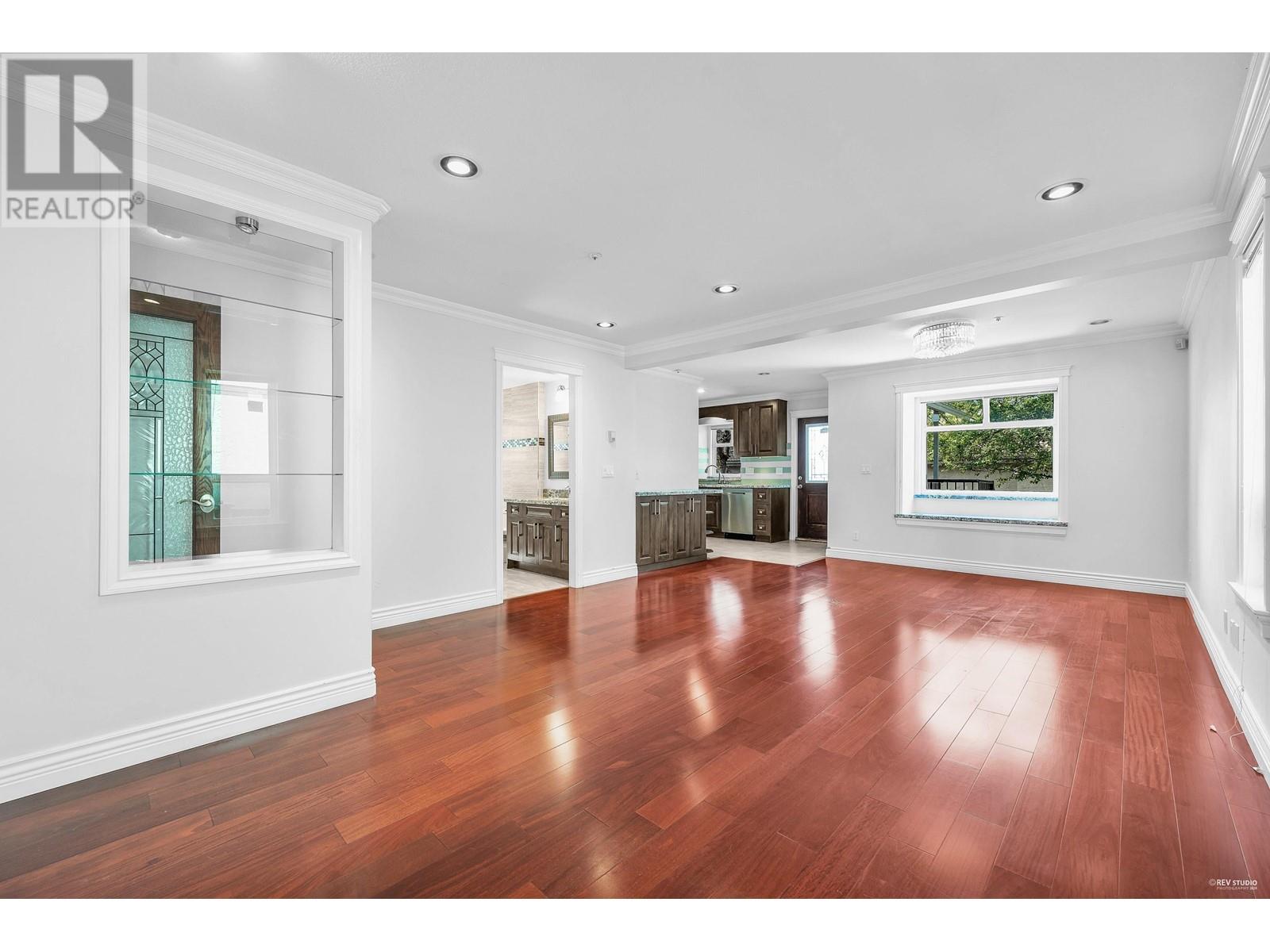 Listing Picture 6 of 36 : 8483 CORNISH STREET, Vancouver / 溫哥華 - 魯藝地產 Yvonne Lu Group - MLS Medallion Club Member