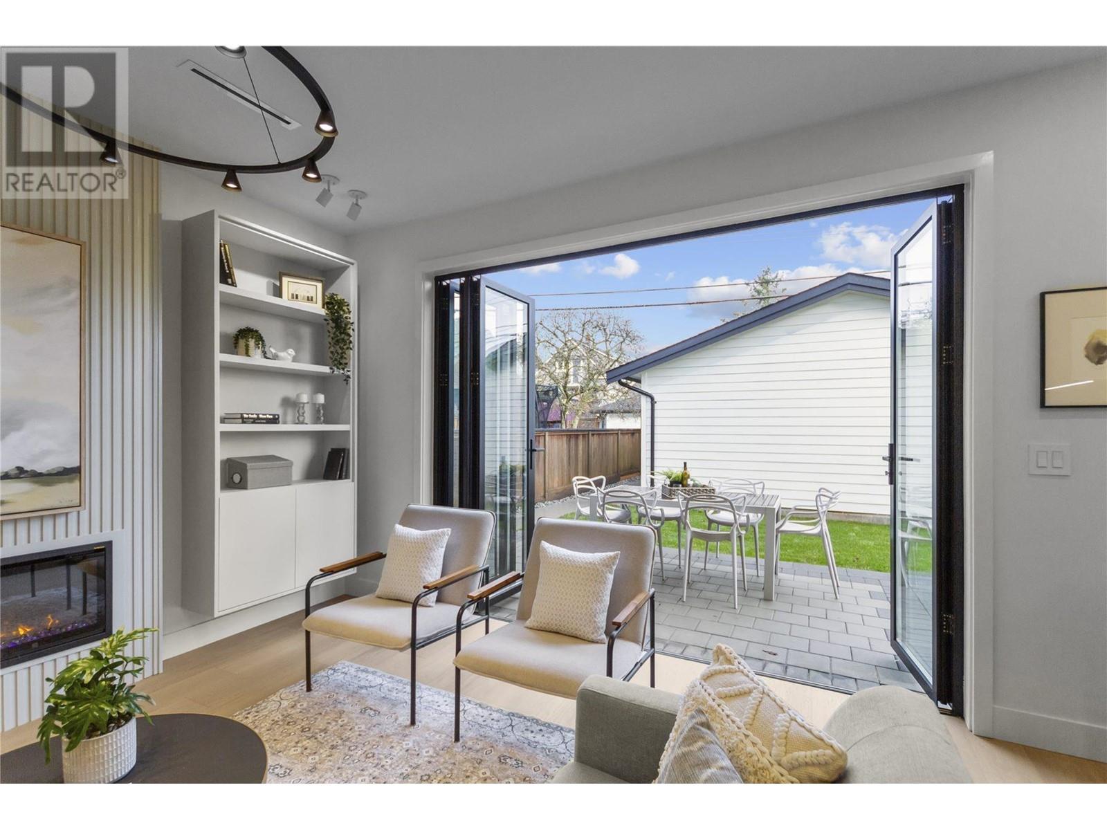 2 2169 Charles Street, Vancouver, British Columbia  V5L 2V2 - Photo 10 - R2954015