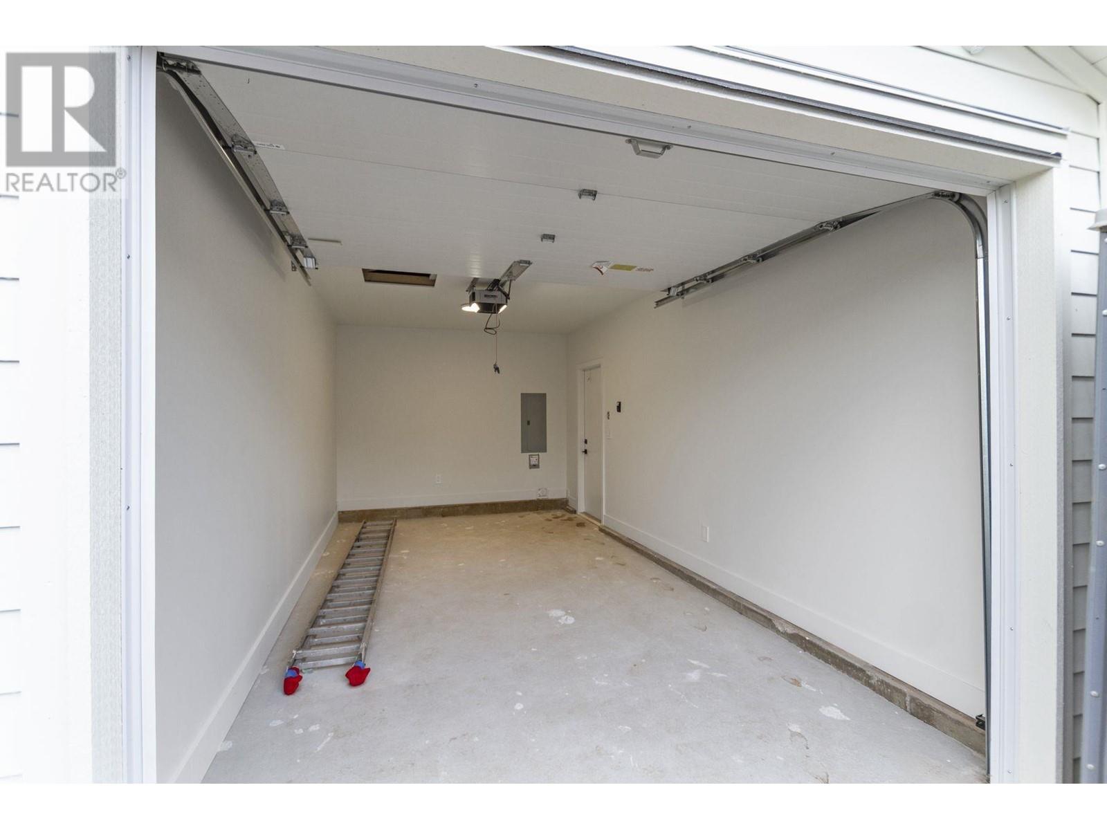 2 2169 Charles Street, Vancouver, British Columbia  V5L 2V2 - Photo 25 - R2954015