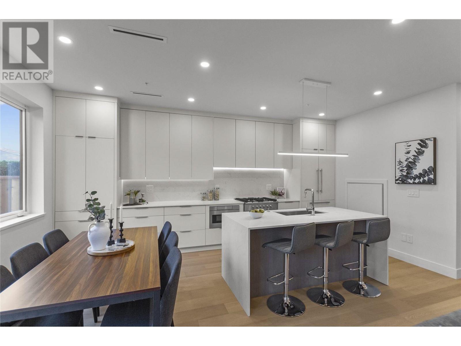 2 2169 Charles Street, Vancouver, British Columbia  V5L 2V2 - Photo 7 - R2954015