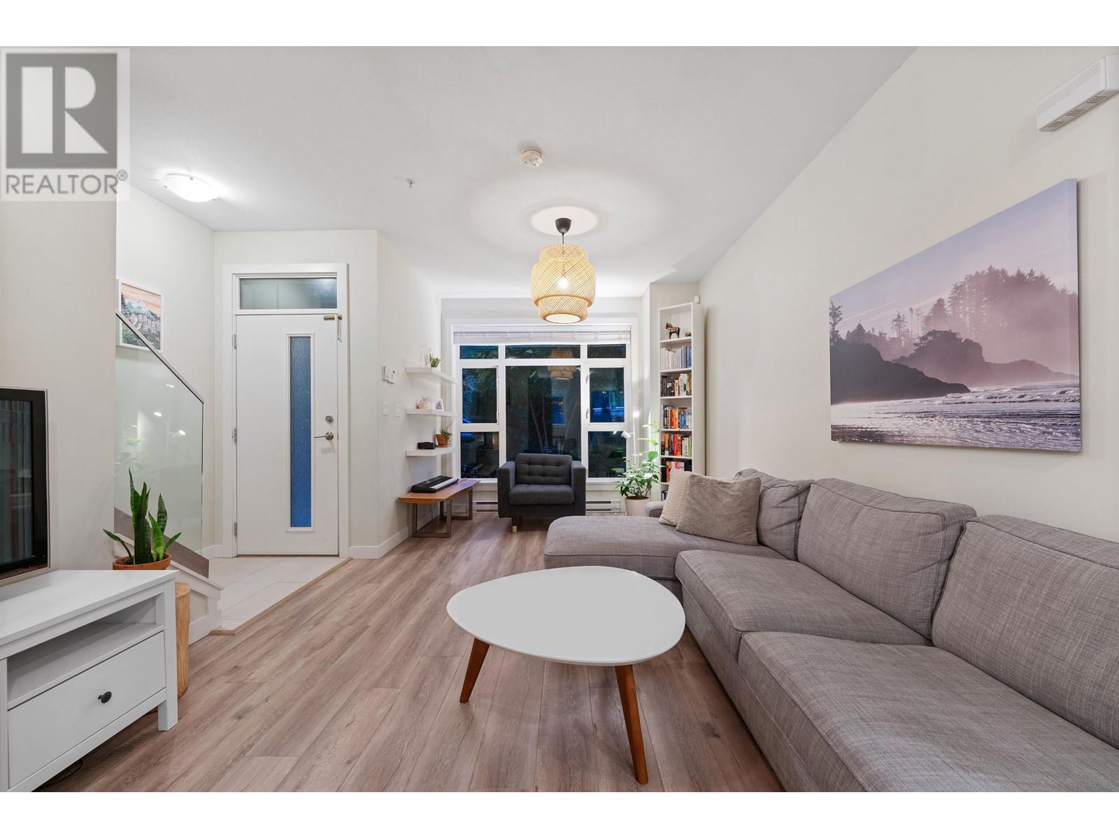 205 2135 Heritage Park Lane, North Vancouver, British Columbia  V7H 0B6 - Photo 2 - R2954049