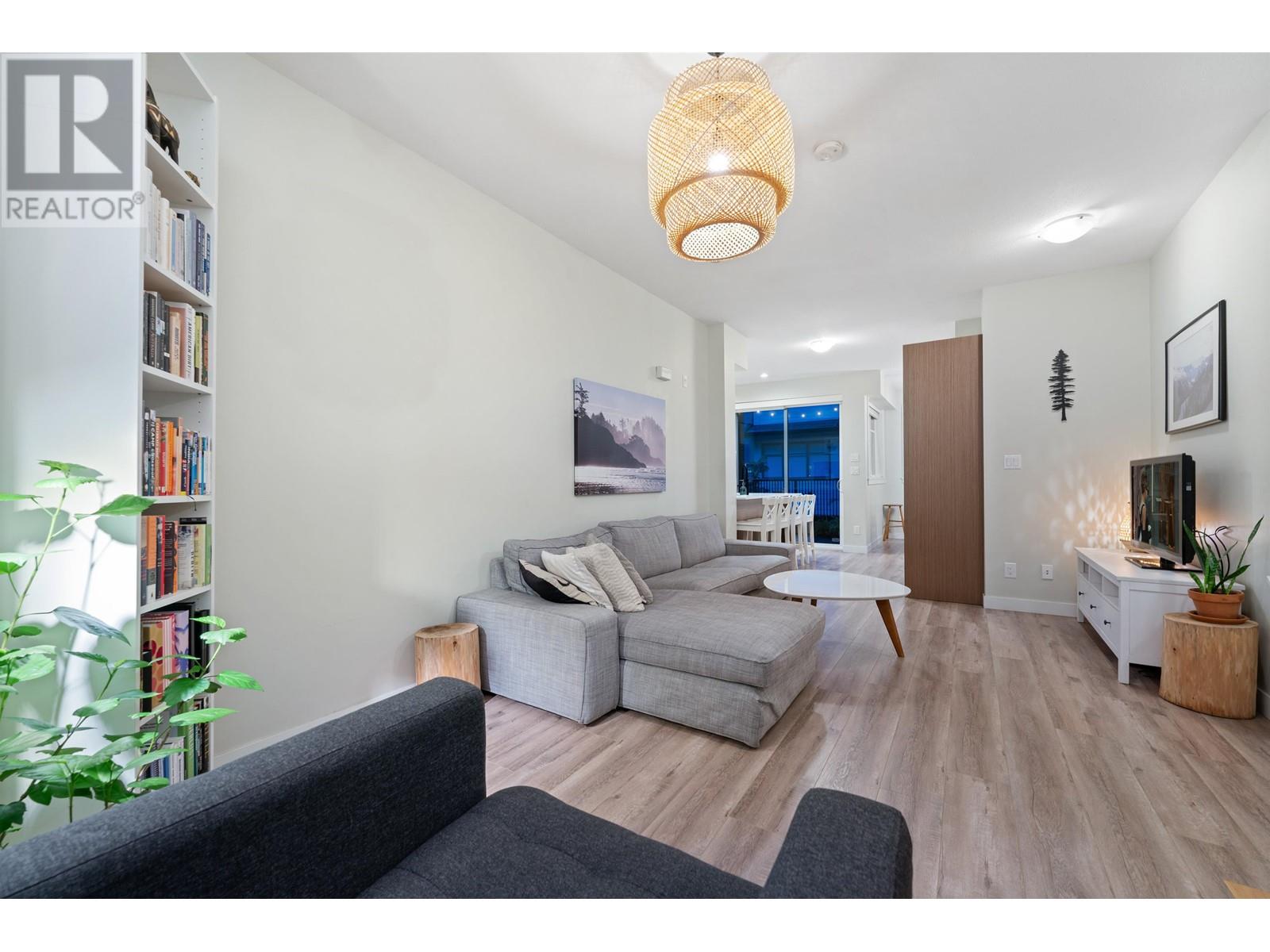 205 2135 Heritage Park Lane, North Vancouver, British Columbia  V7H 0B6 - Photo 4 - R2954049