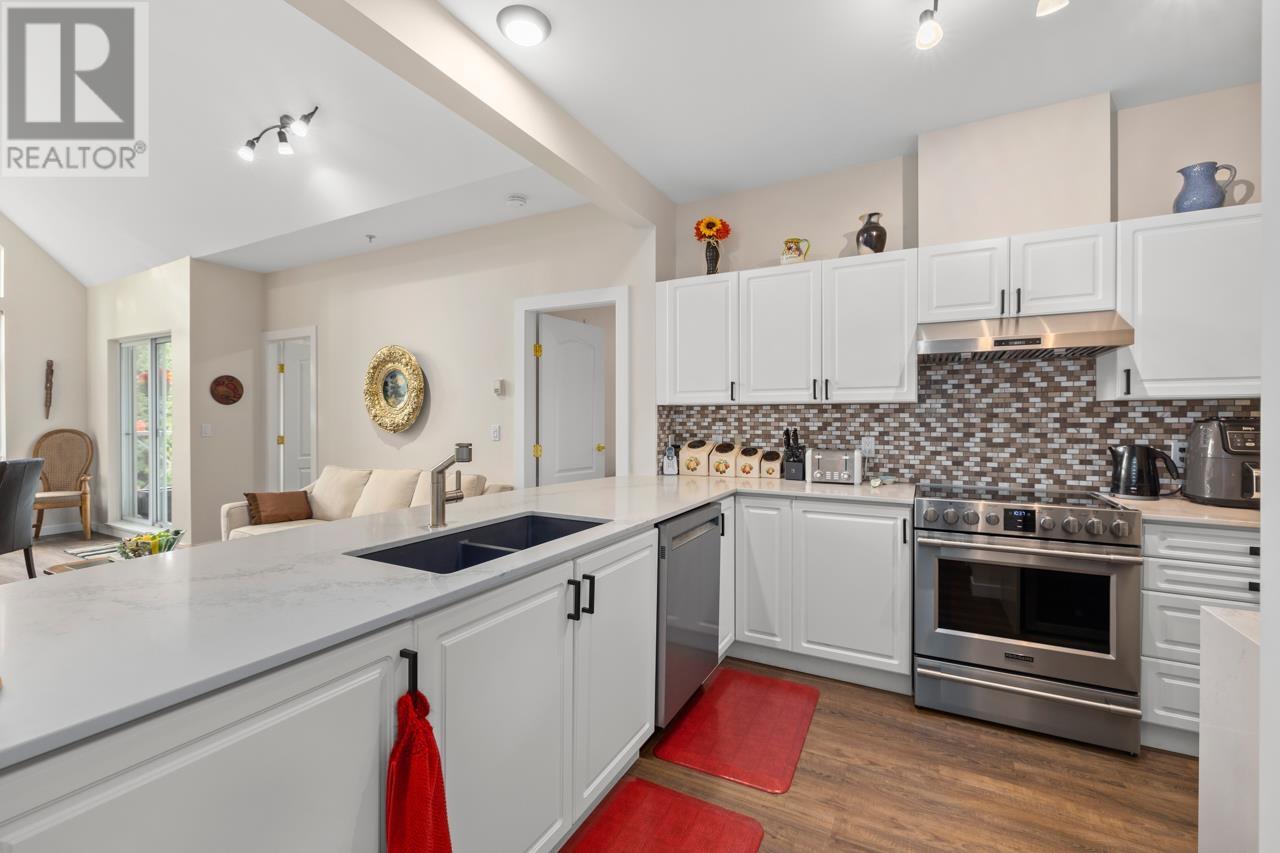 403 678 W Queens Road, North Vancouver, British Columbia  V7N 2L3 - Photo 10 - R2954073