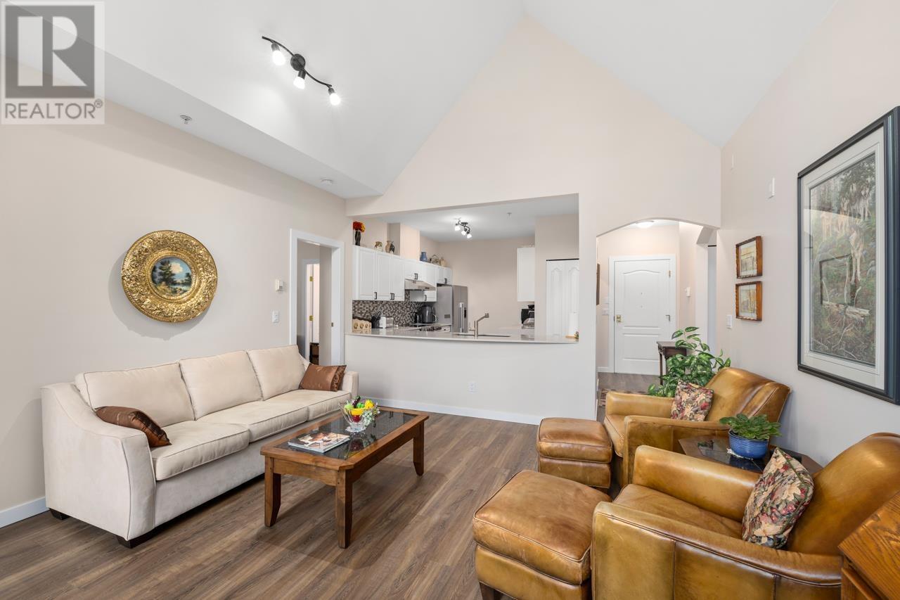 403 678 W Queens Road, North Vancouver, British Columbia  V7N 2L3 - Photo 7 - R2954073