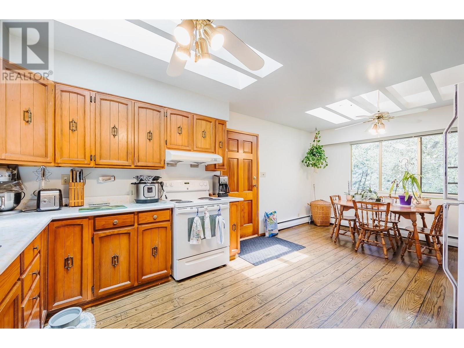 21190 Glenwood Avenue, Maple Ridge, British Columbia  V2X 8K5 - Photo 8 - R2953942
