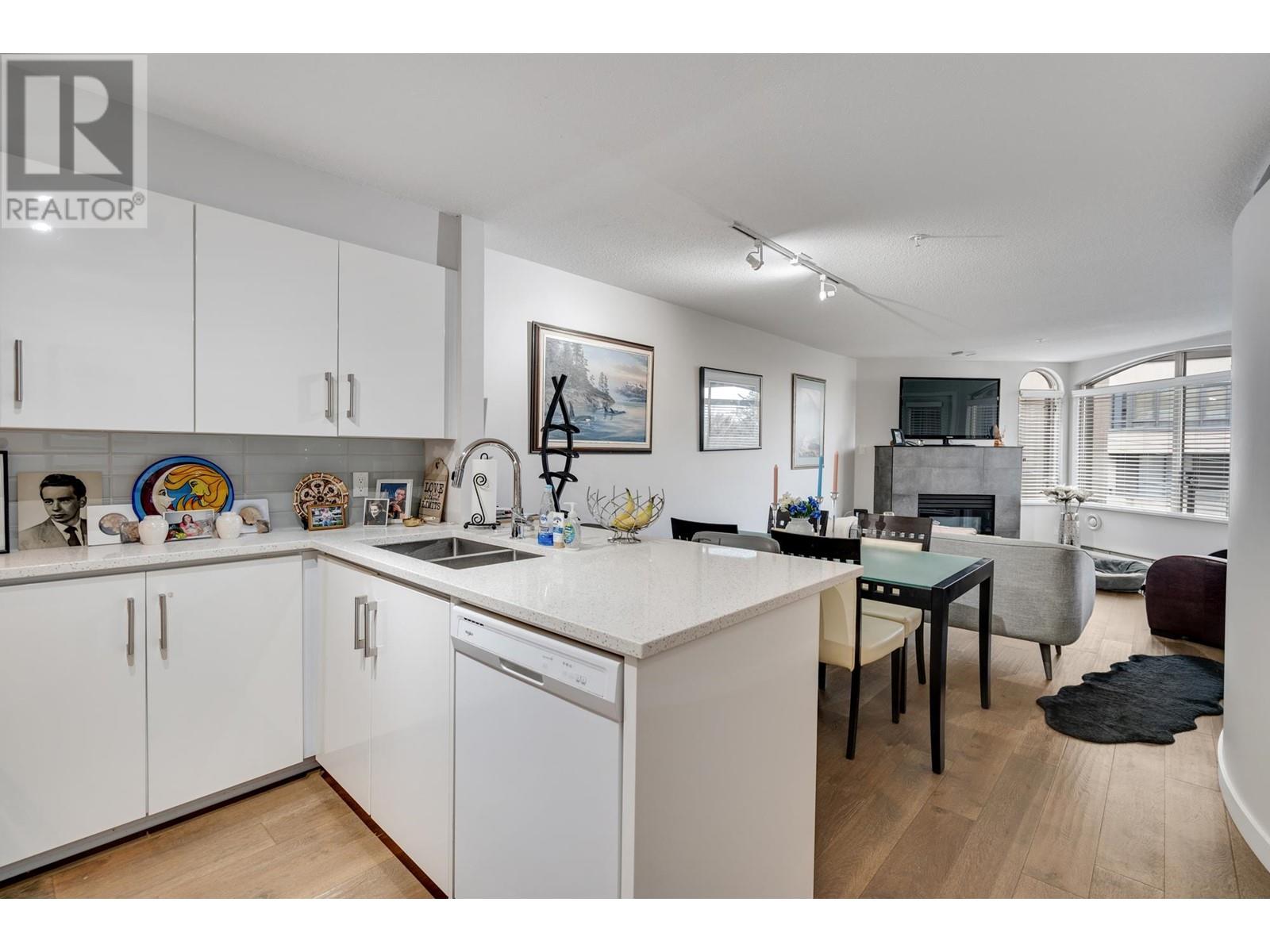 206 1208 Bidwell Street, Vancouver, British Columbia  V6G 2K9 - Photo 8 - R2953839