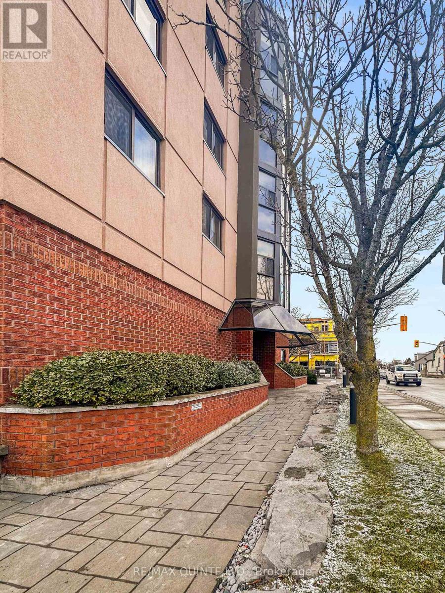 401 - 1 Queen Street, Cobourg, Ontario  K9A 1M8 - Photo 3 - X11913011