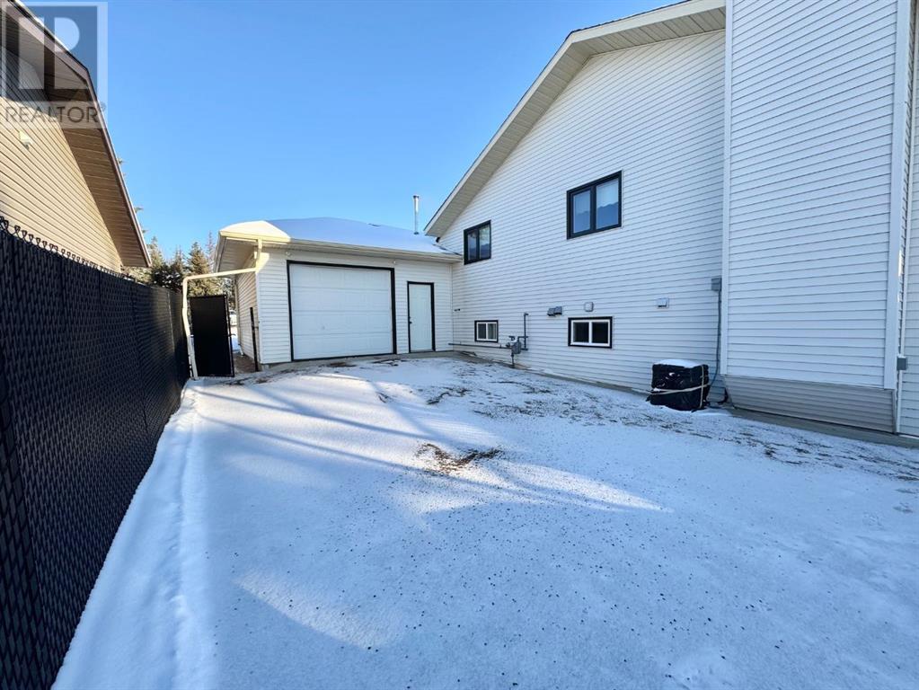 44 Pineview Road, Whitecourt, Alberta  T7S 1H8 - Photo 20 - A2185847