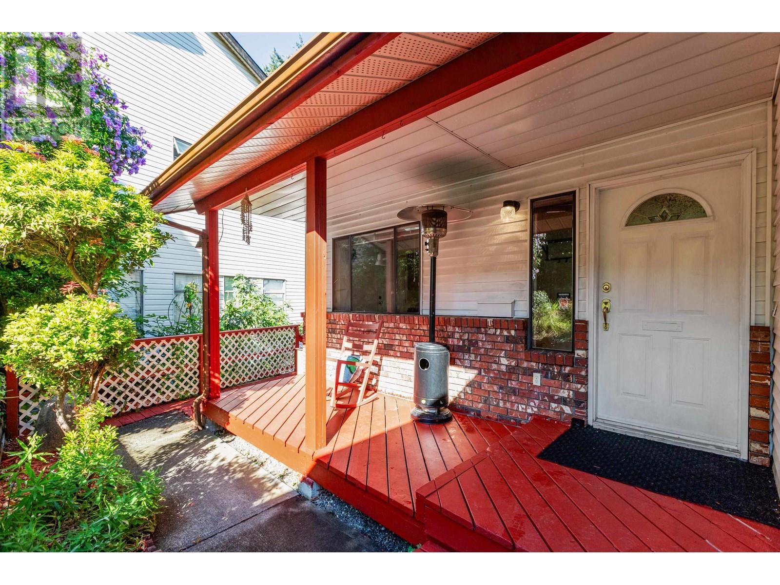269 Warrick Street, Coquitlam, British Columbia V3K 6C1 - Photo 3 - R2953994