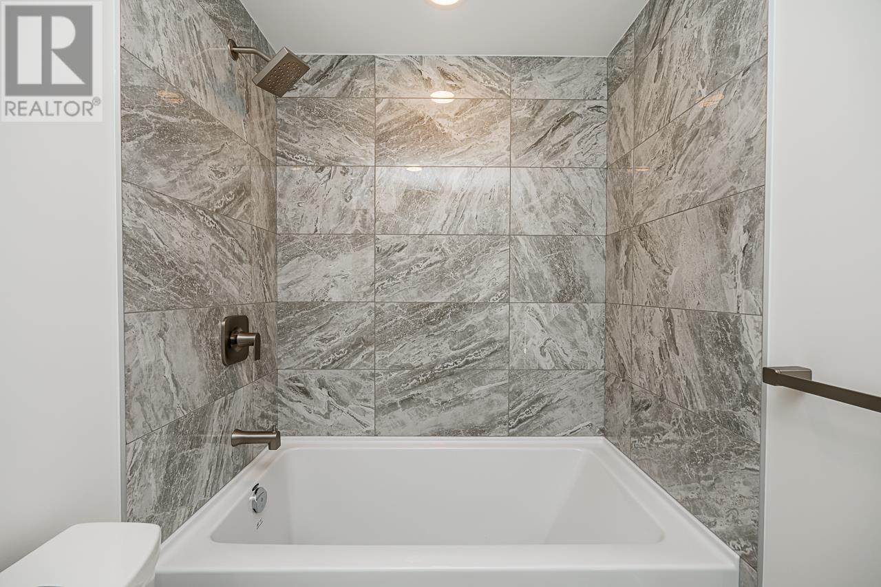 Listing Picture 23 of 38 : 1702 4433 ALASKA STREET, Burnaby / 本拿比 - 魯藝地產 Yvonne Lu Group - MLS Medallion Club Member