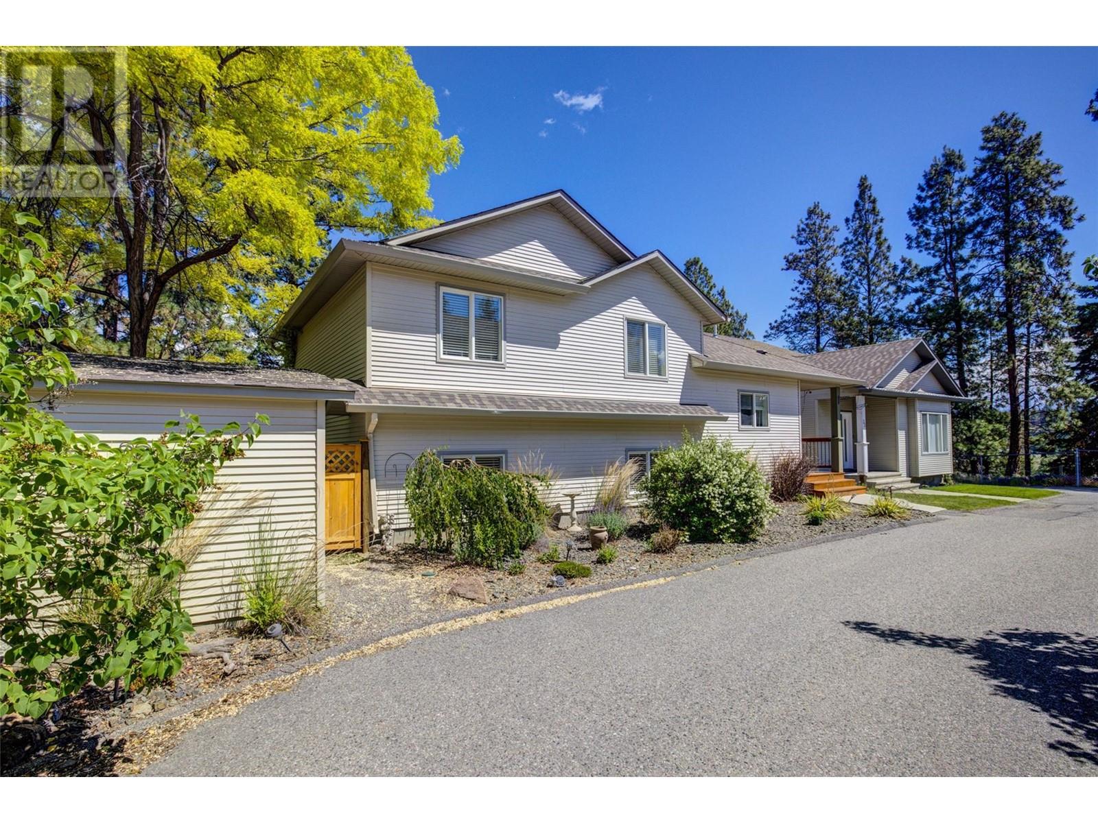 2210 Horizon Drive Unit# 32, West Kelowna, British Columbia  V1Z 3L4 - Photo 2 - 10331535