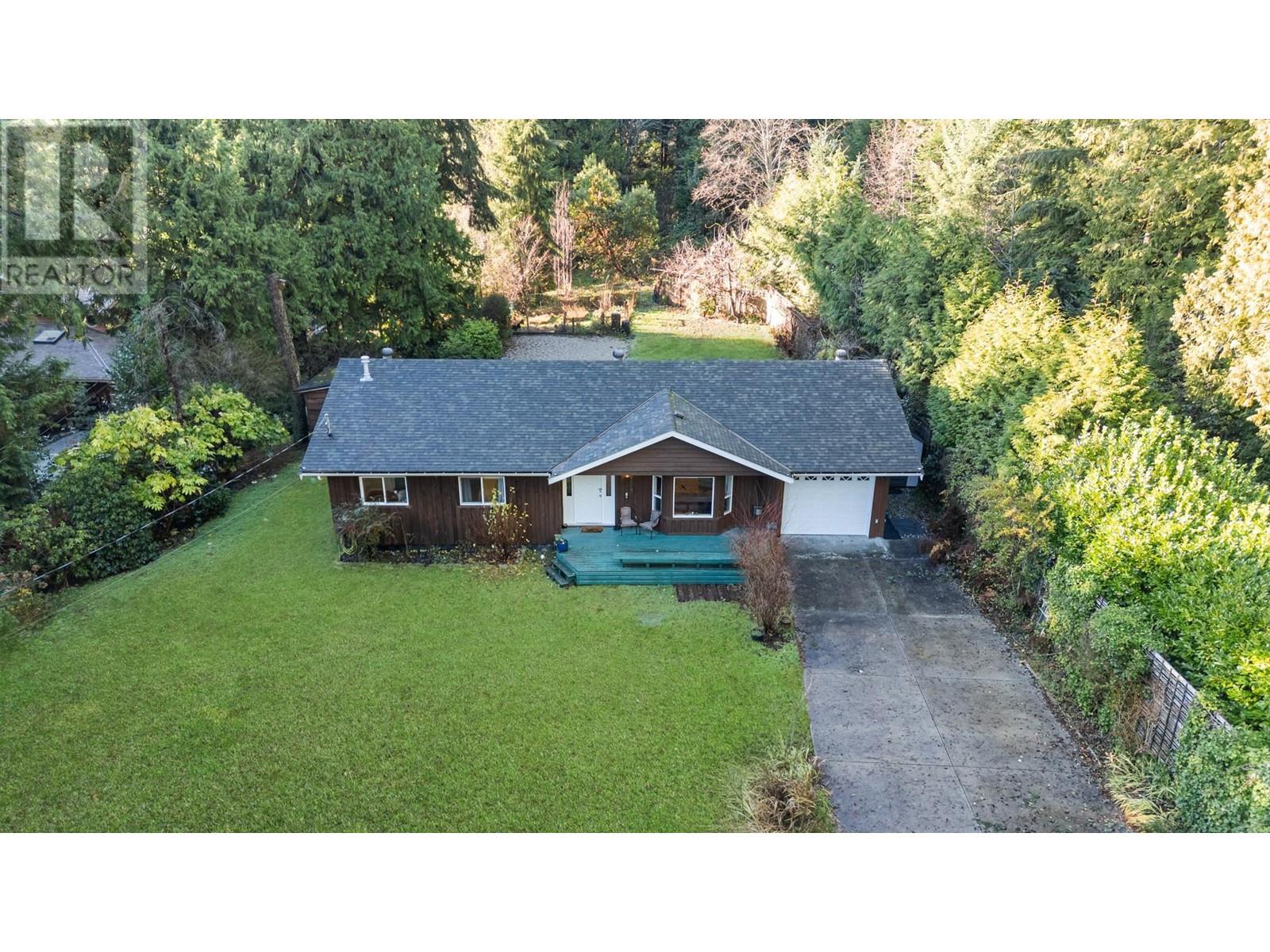 1559 PARK AVENUE, Roberts Creek, British Columbia