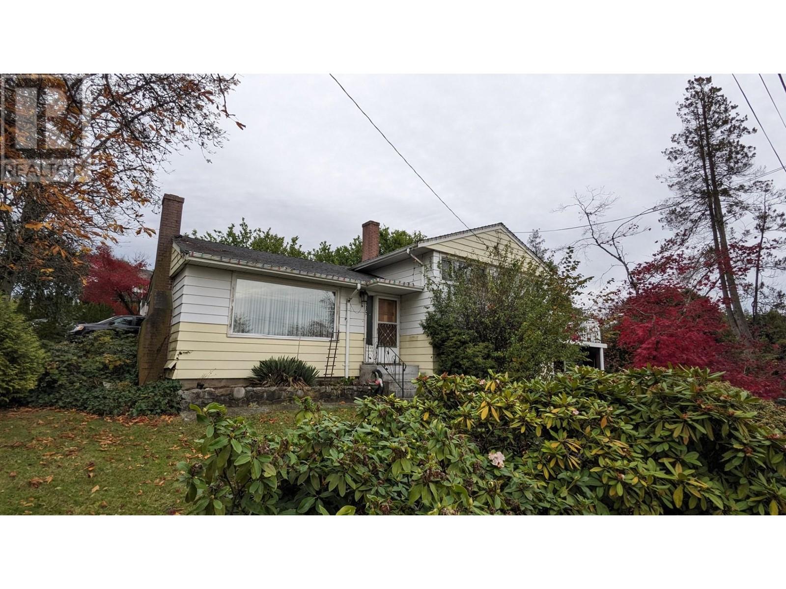 415 Marmont Street, Coquitlam, British Columbia  V3K 4S3 - Photo 4 - R2953745