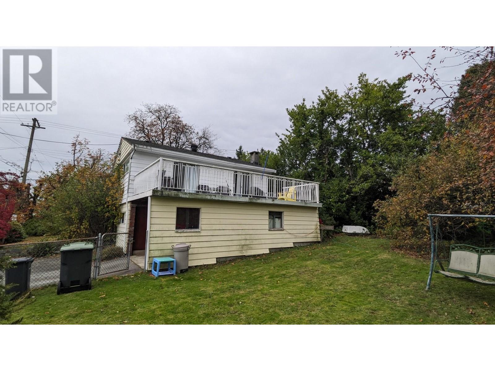 415 Marmont Street, Coquitlam, British Columbia  V3K 4S3 - Photo 6 - R2953745