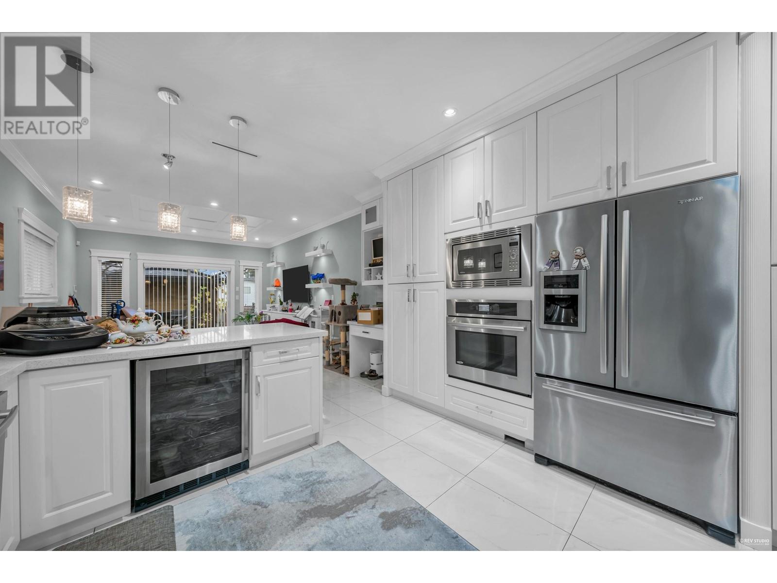 Listing Picture 9 of 28 : 7689 ROSEWOOD STREET, Burnaby / 本拿比 - 魯藝地產 Yvonne Lu Group - MLS Medallion Club Member