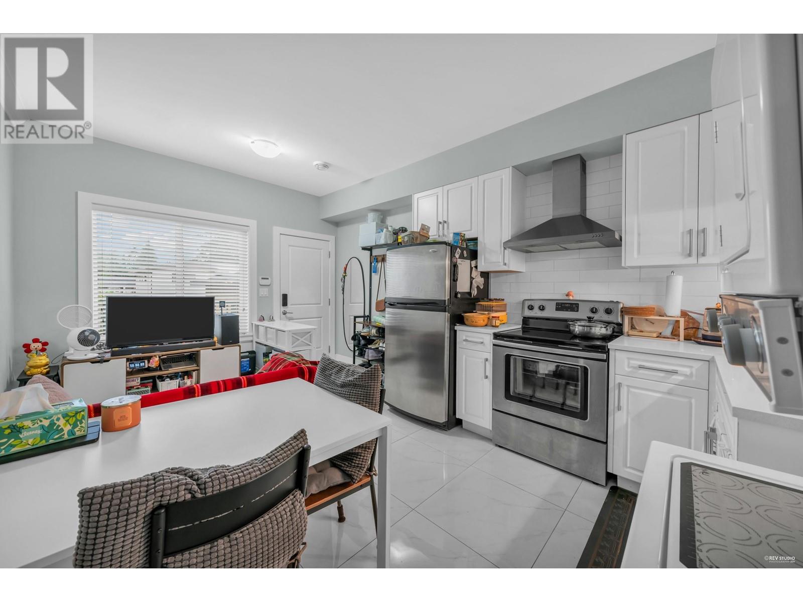 Listing Picture 22 of 28 : 7689 ROSEWOOD STREET, Burnaby / 本拿比 - 魯藝地產 Yvonne Lu Group - MLS Medallion Club Member