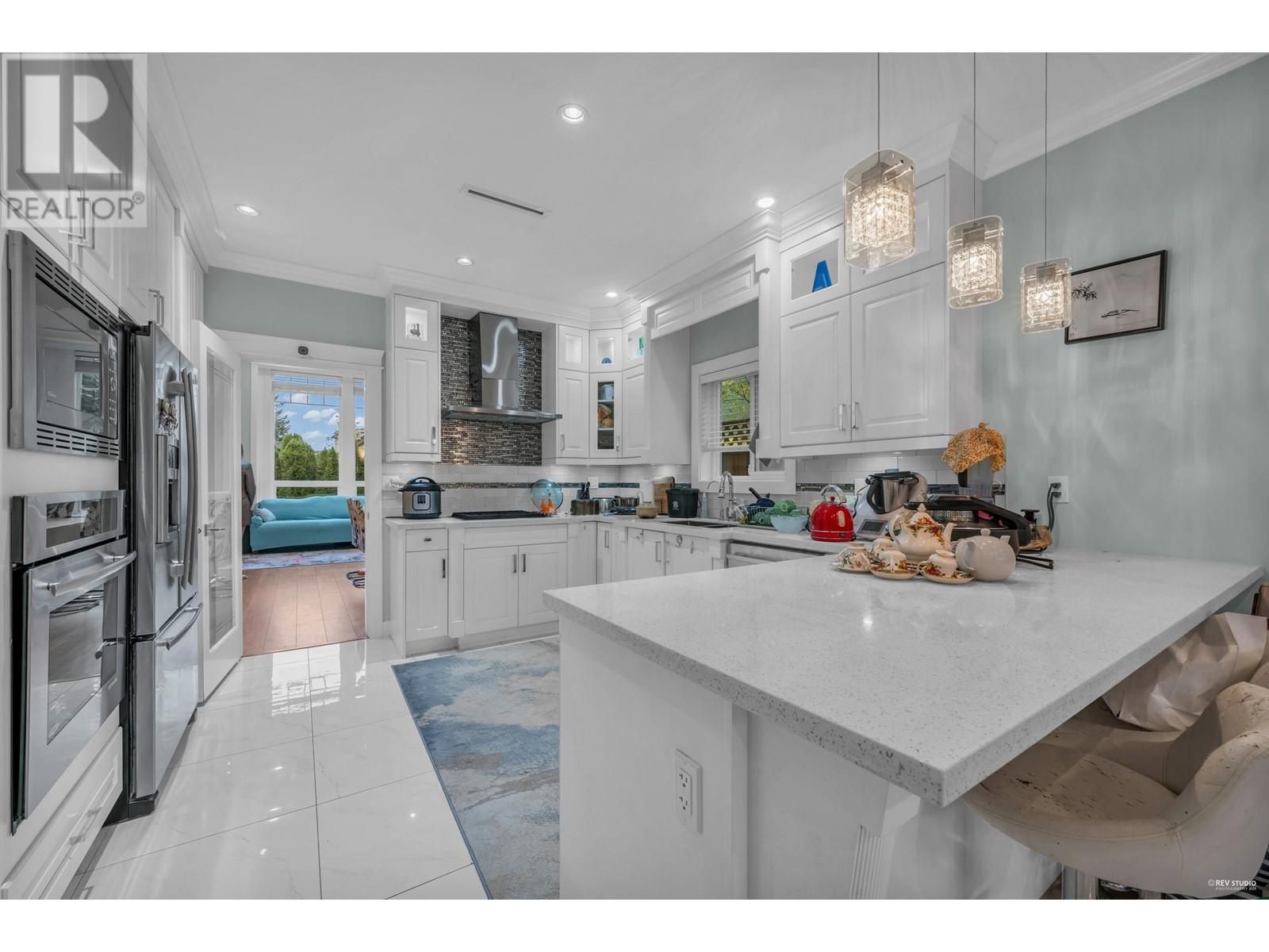 Listing Picture 10 of 28 : 7689 ROSEWOOD STREET, Burnaby / 本拿比 - 魯藝地產 Yvonne Lu Group - MLS Medallion Club Member