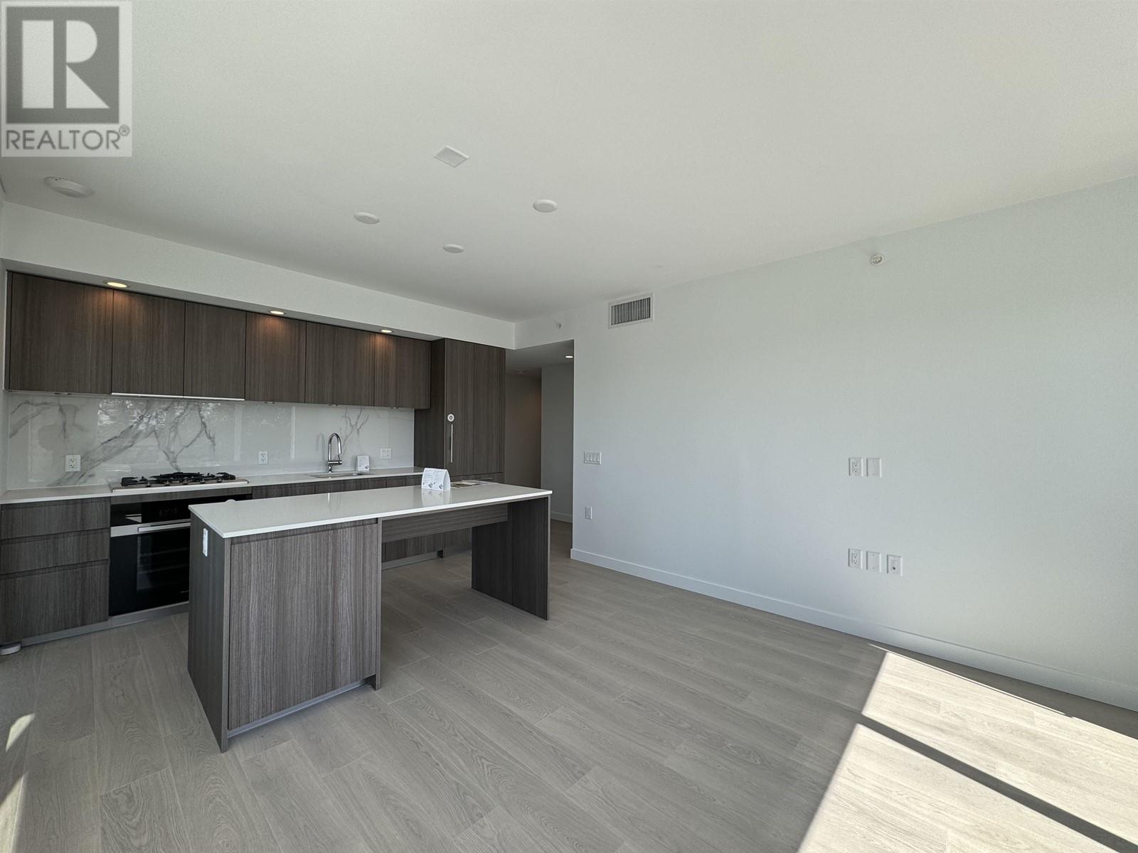 Listing Picture 2 of 10 : 307 6537 TELFORD AVENUE, Burnaby / 本拿比 - 魯藝地產 Yvonne Lu Group - MLS Medallion Club Member