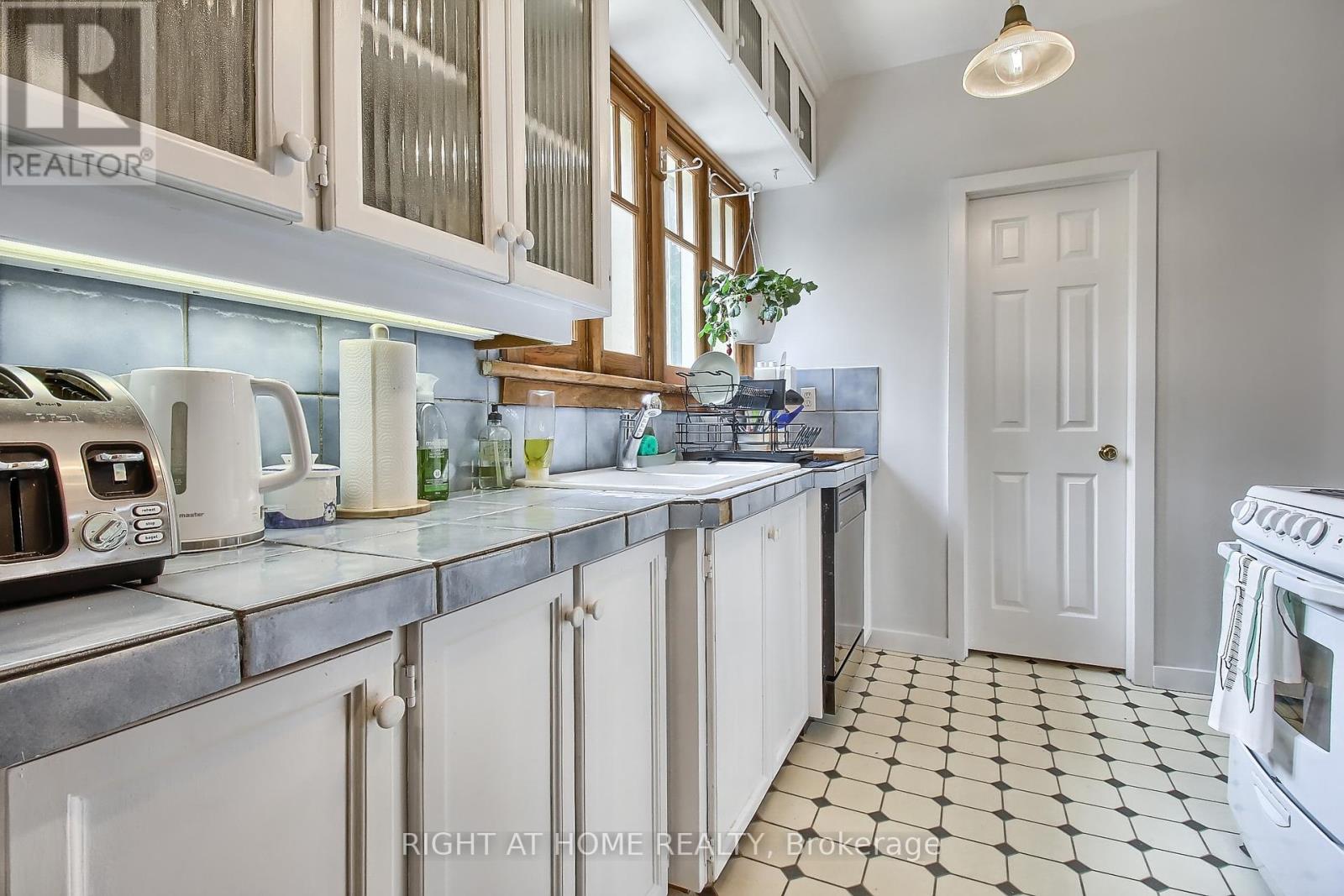 17 Wellington Street E, Aurora, Ontario  L4G 1H4 - Photo 12 - N11914130