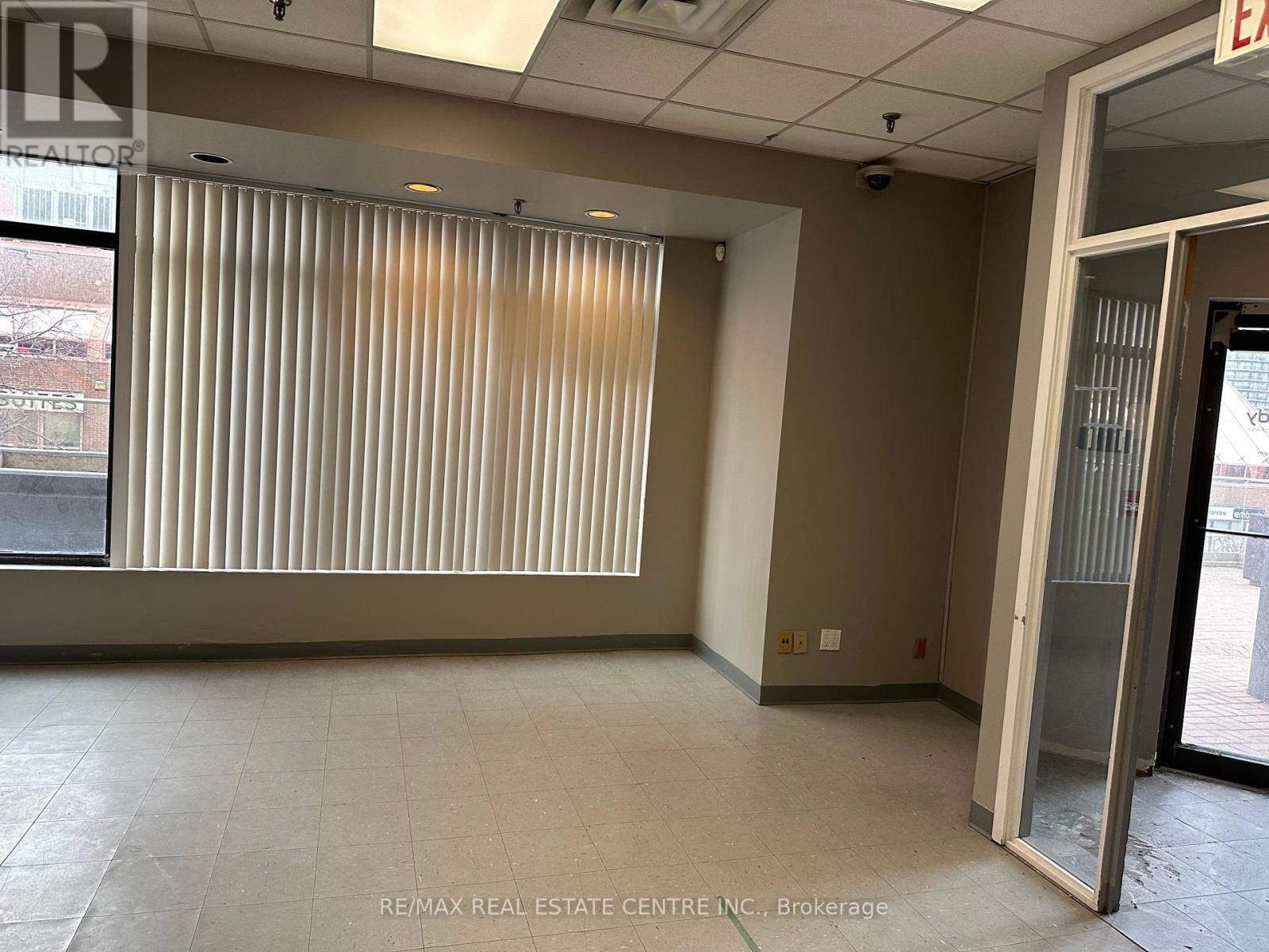 R200 - 285 ENFILED PLACE, Mississauga, Ontario