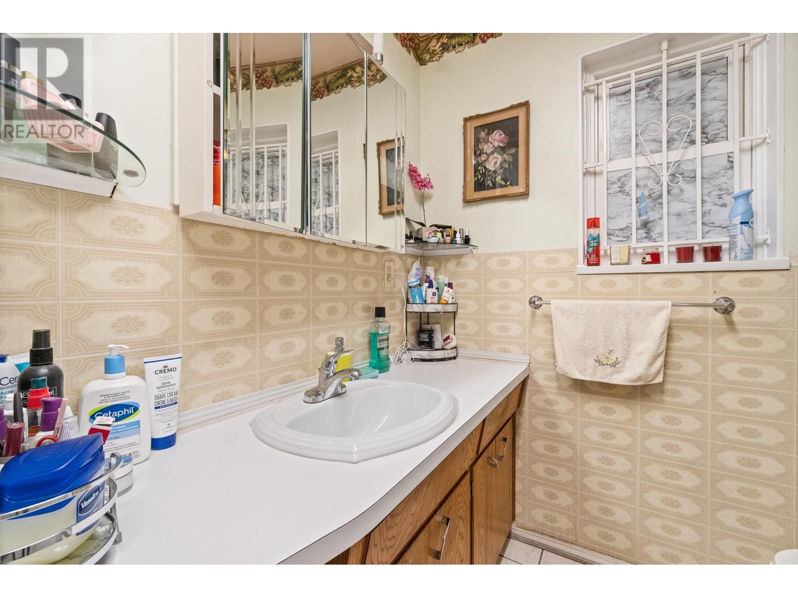 2545 E 29th Avenue, Vancouver, British Columbia  V5R 1V2 - Photo 14 - R2954166