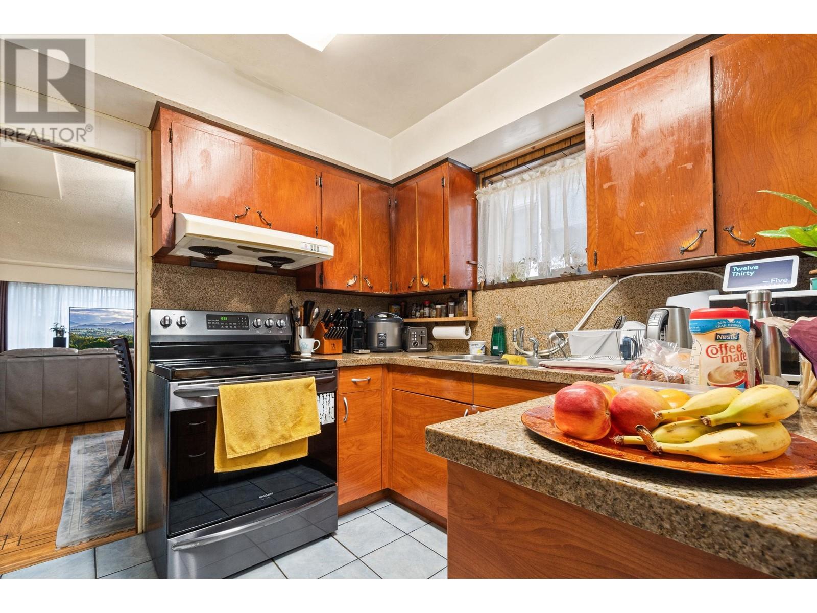 2545 E 29th Avenue, Vancouver, British Columbia  V5R 1V2 - Photo 5 - R2954166
