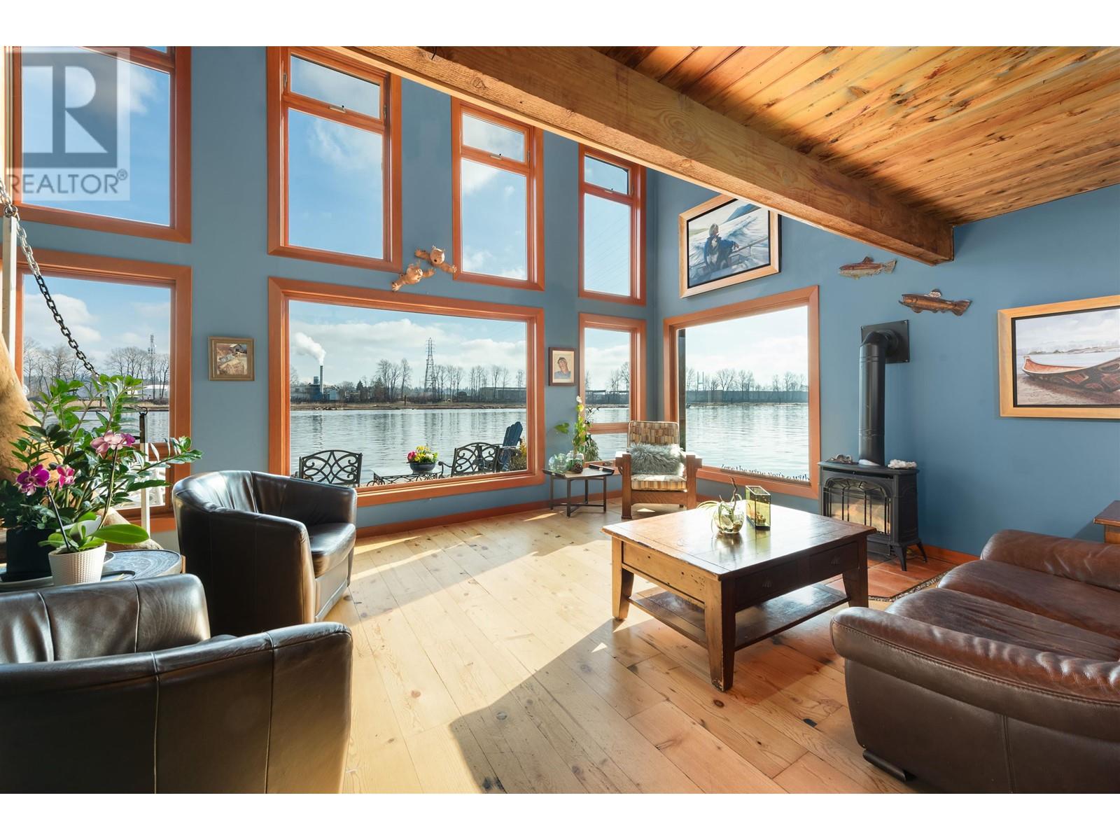 1 800 South Dyke Road, New Westminster, British Columbia  V3M 4Z8 - Photo 2 - R2954196