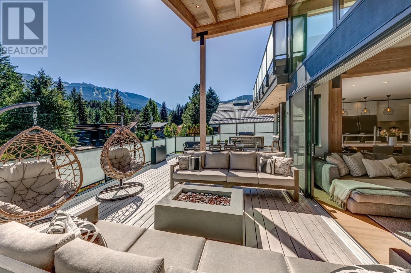 7333 Toni Sailer Lane, Whistler, British Columbia  V8E 0E3 - Photo 3 - R2954203