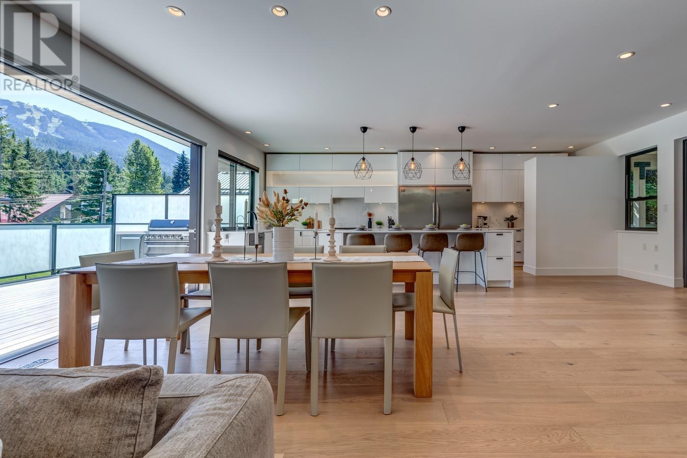 7333 Toni Sailer Lane, Whistler, British Columbia  V8E 0E3 - Photo 6 - R2954203
