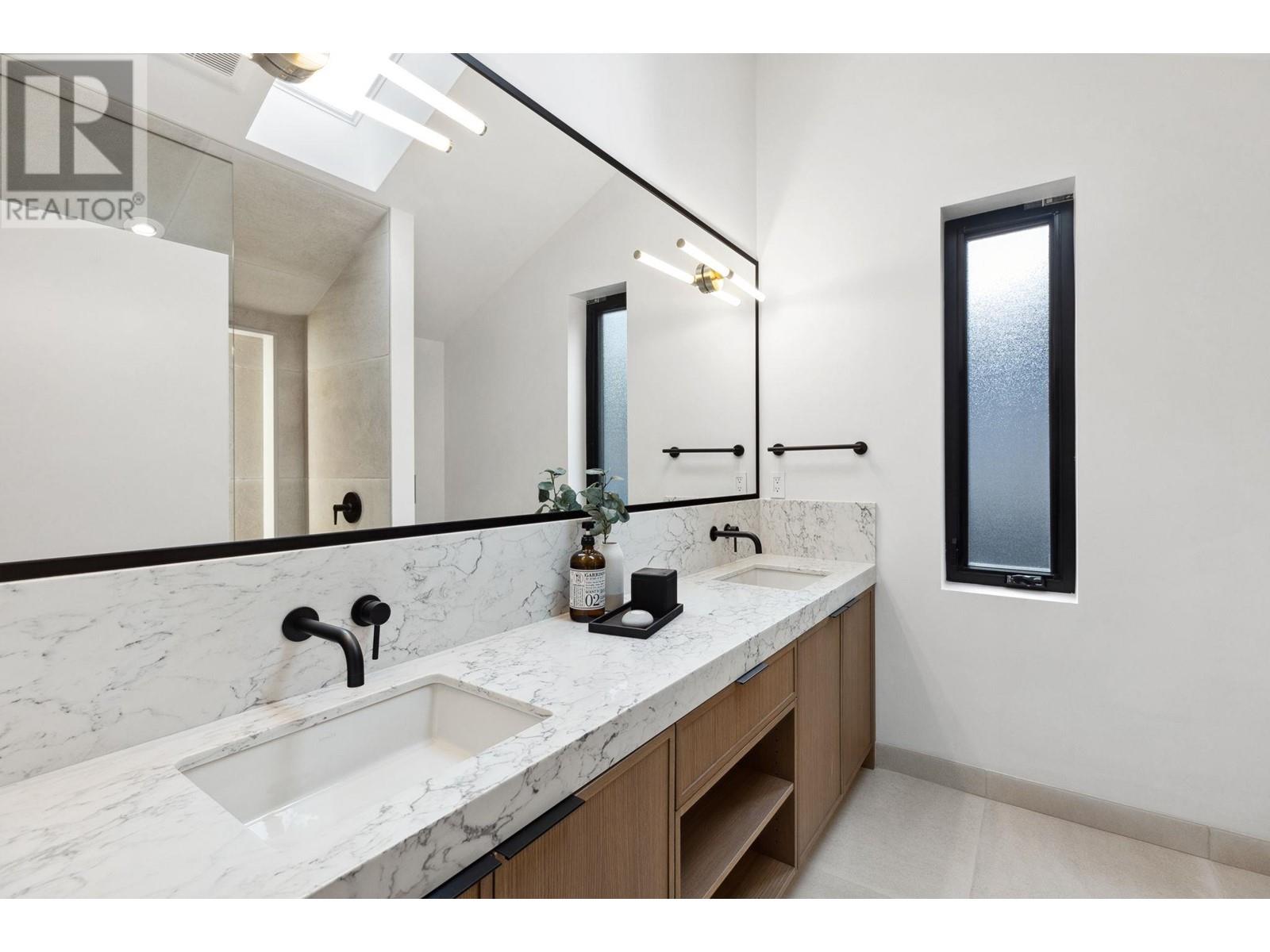 Listing Picture 18 of 28 : 5253 LARCH STREET, Vancouver / 溫哥華 - 魯藝地產 Yvonne Lu Group - MLS Medallion Club Member