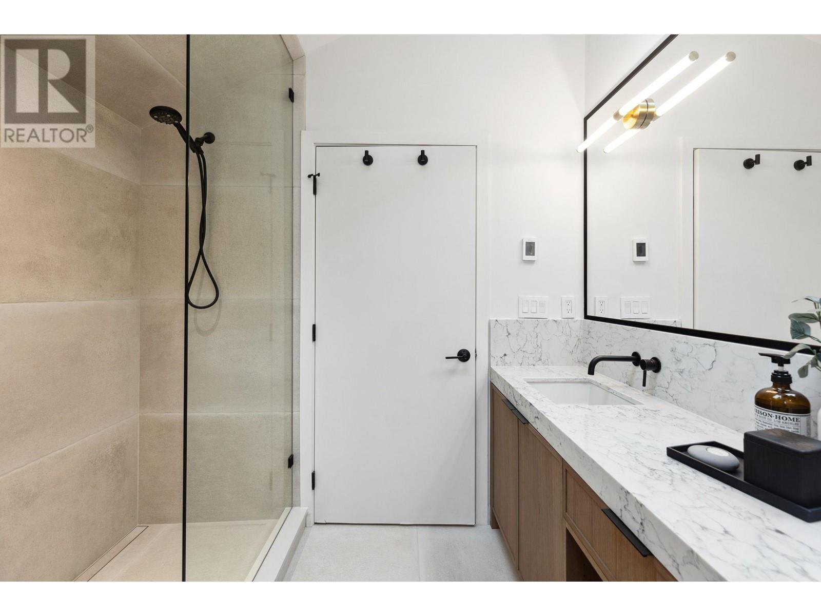 Listing Picture 21 of 28 : 5253 LARCH STREET, Vancouver / 溫哥華 - 魯藝地產 Yvonne Lu Group - MLS Medallion Club Member