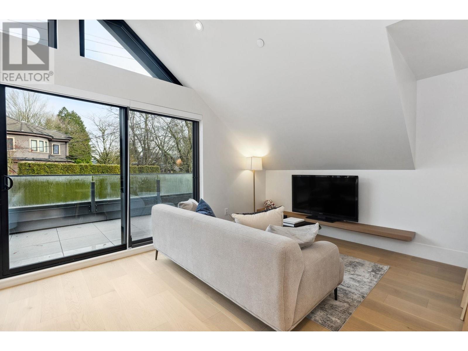 Listing Picture 11 of 28 : 5253 LARCH STREET, Vancouver / 溫哥華 - 魯藝地產 Yvonne Lu Group - MLS Medallion Club Member