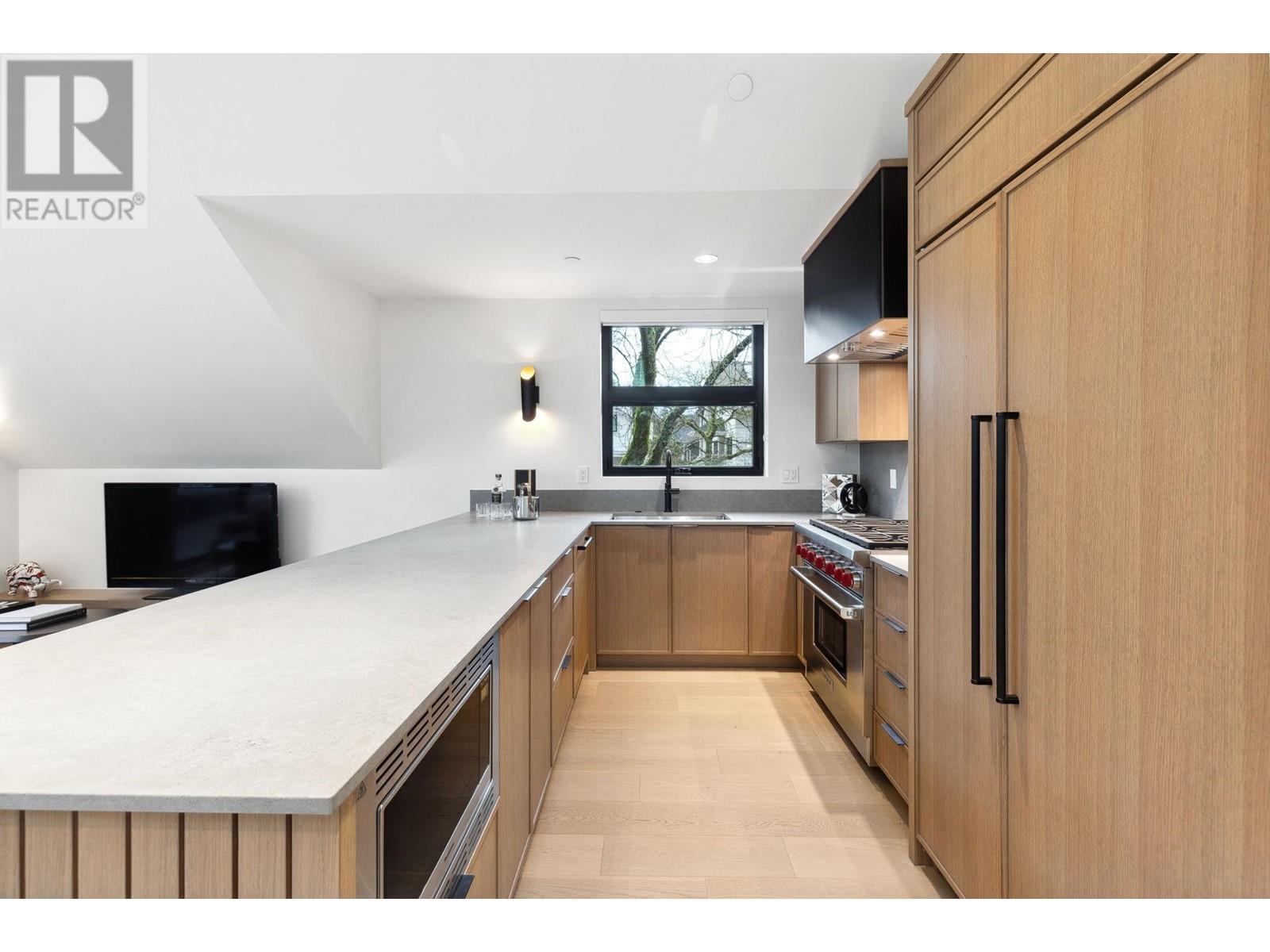 Listing Picture 7 of 28 : 5253 LARCH STREET, Vancouver / 溫哥華 - 魯藝地產 Yvonne Lu Group - MLS Medallion Club Member