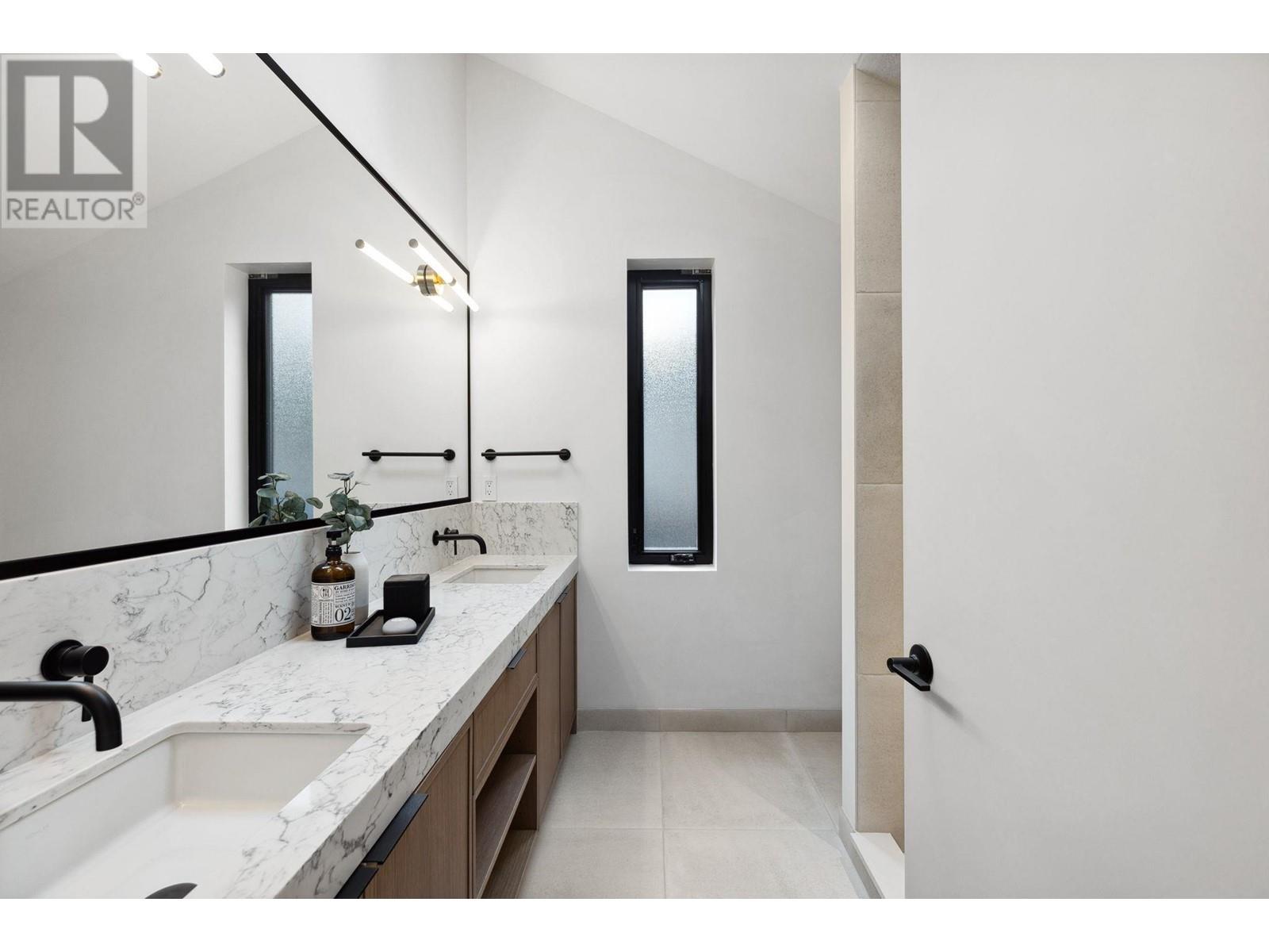 Listing Picture 19 of 28 : 5253 LARCH STREET, Vancouver / 溫哥華 - 魯藝地產 Yvonne Lu Group - MLS Medallion Club Member