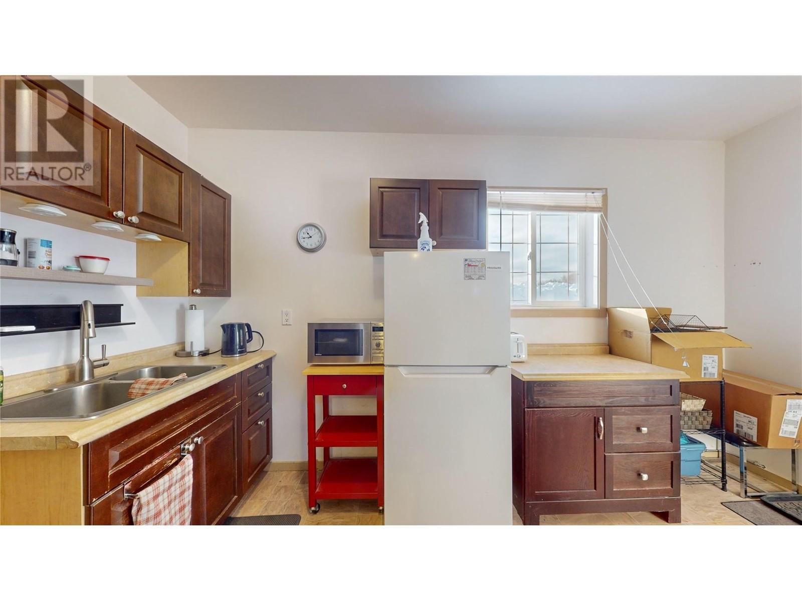 741 20th Avenue N, Cranbrook, British Columbia  V1C 3N4 - Photo 12 - 10331239