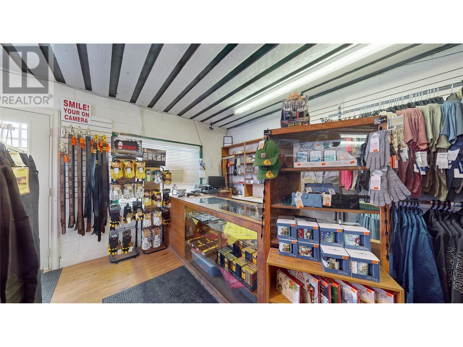 741 20th Avenue N, Cranbrook, British Columbia  V1C 3N4 - Photo 4 - 10331239