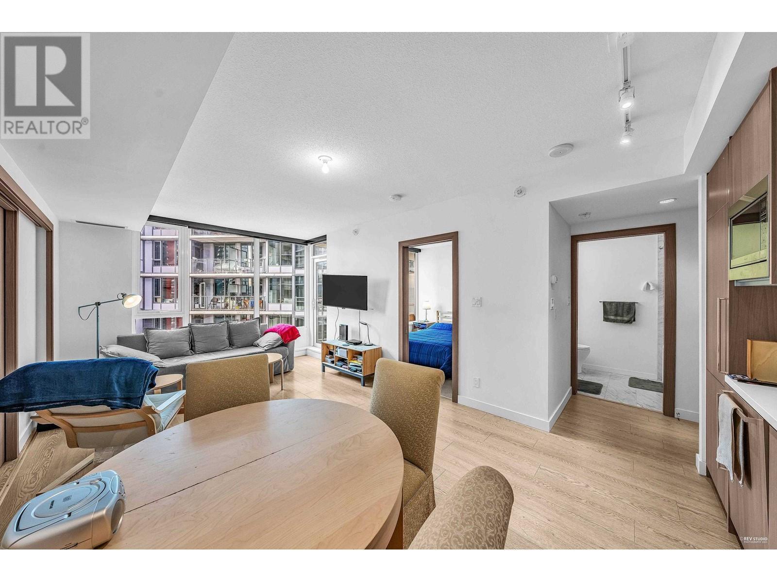 Listing Picture 12 of 20 : 1029 68 SMITHE STREET, Vancouver / 溫哥華 - 魯藝地產 Yvonne Lu Group - MLS Medallion Club Member