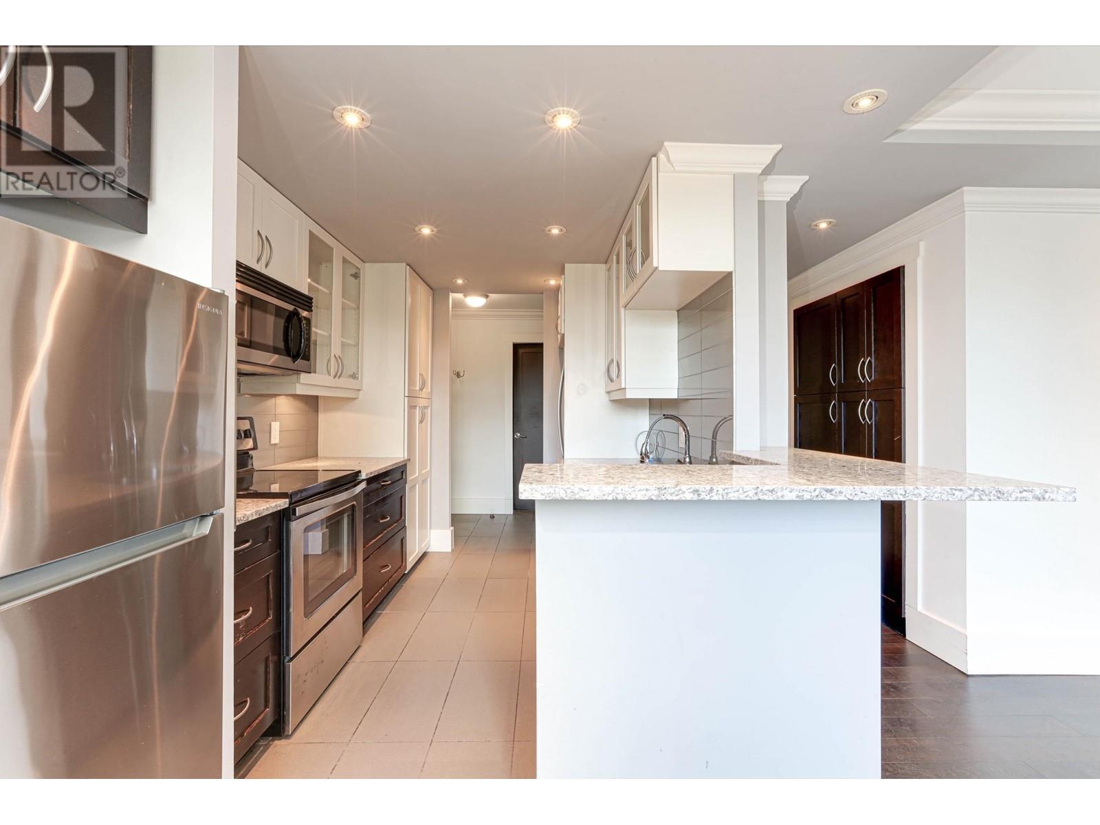 602 2020 Bellwood Avenue, Burnaby, British Columbia V5B 4P8 - Photo 3 - R2954126