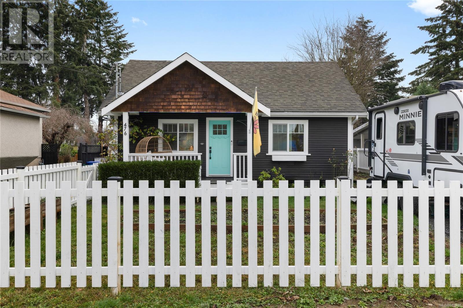 Property at 476 Howard Ave image 1
