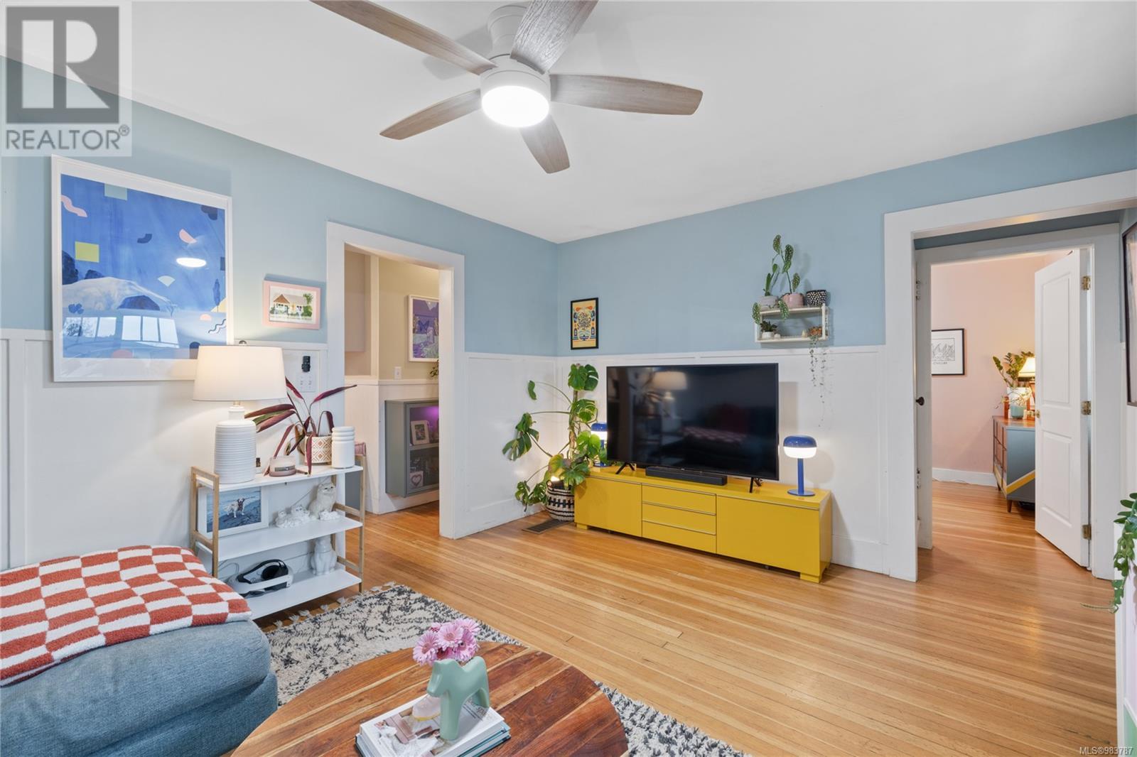 Property at 476 Howard Ave image 3