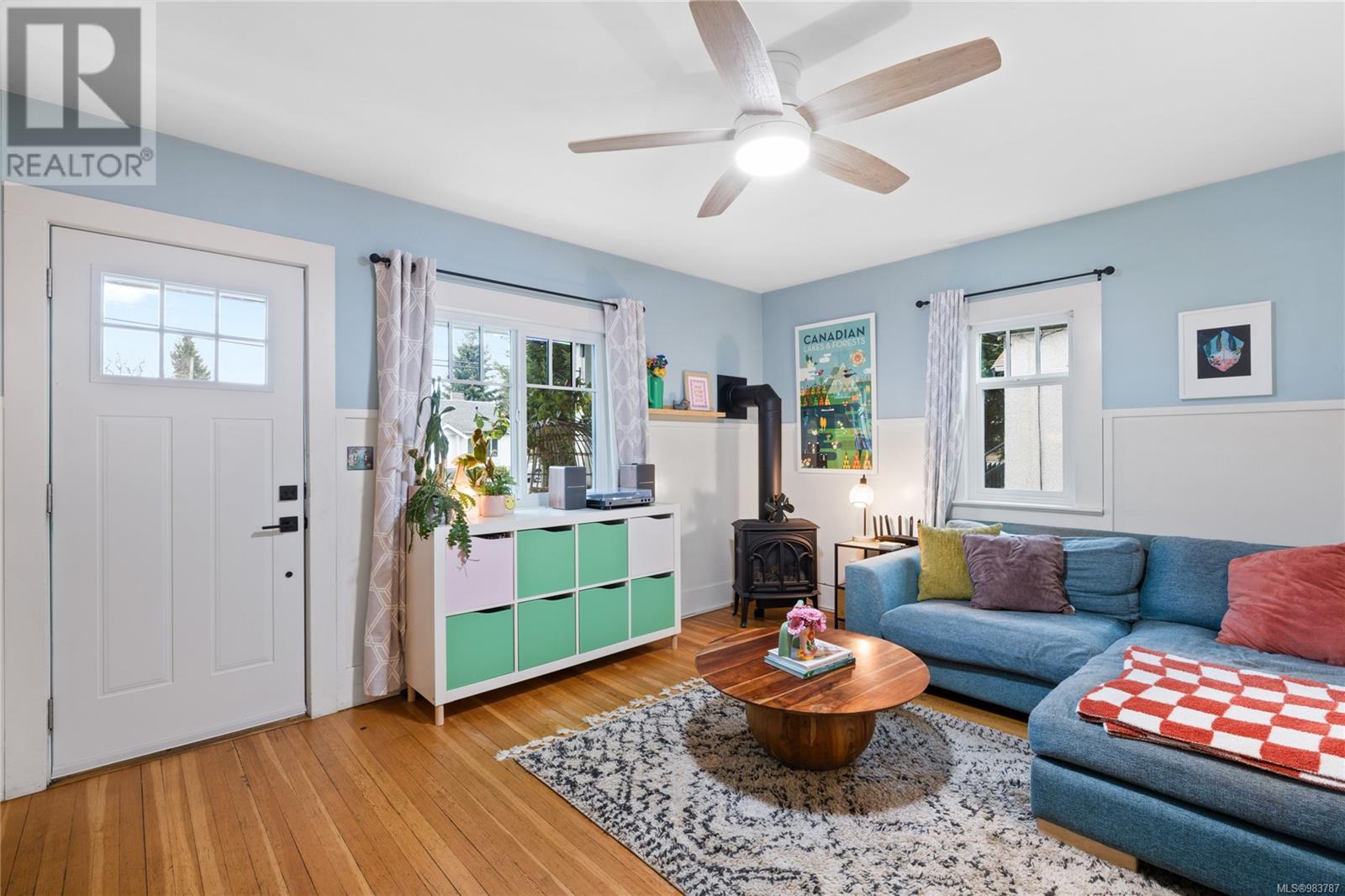 Property at 476 Howard Ave image 5