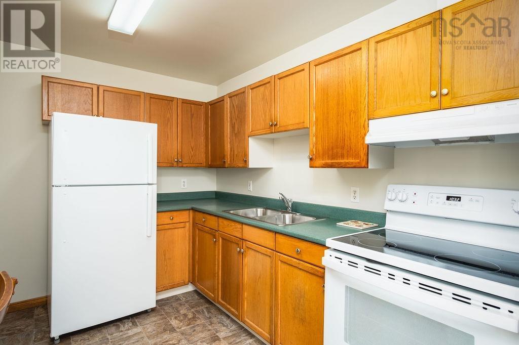 704 Queen Street, Port Hawkesbury, Nova Scotia  B9A 2W8 - Photo 6 - 202500456