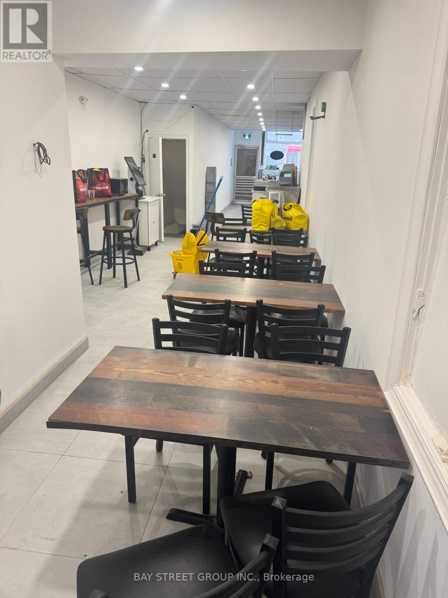654 Spadina Avenue, Toronto (University), Ontario  M5S 2H7 - Photo 5 - C11914280