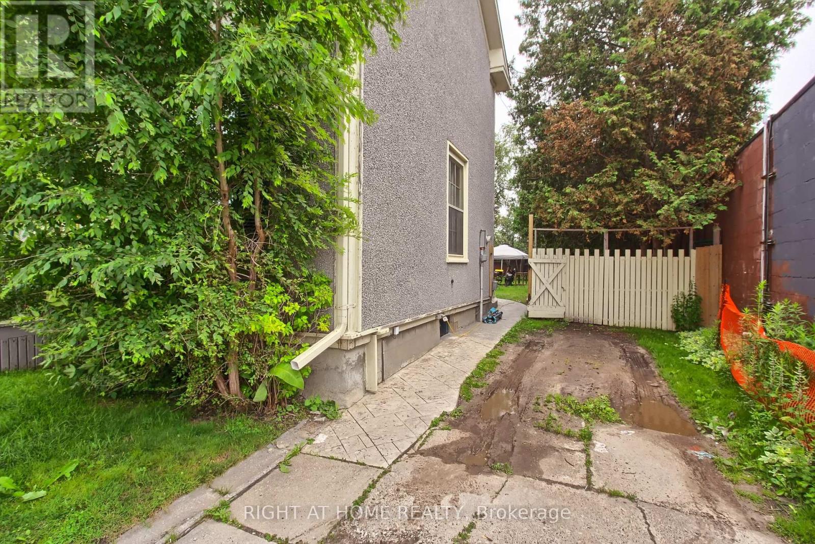 17 Wellington Street E, Aurora, Ontario  L4G 1H4 - Photo 24 - N11914273