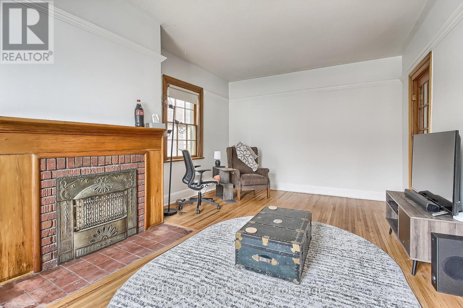17 Wellington Street E, Aurora, Ontario  L4G 1H4 - Photo 7 - N11914273