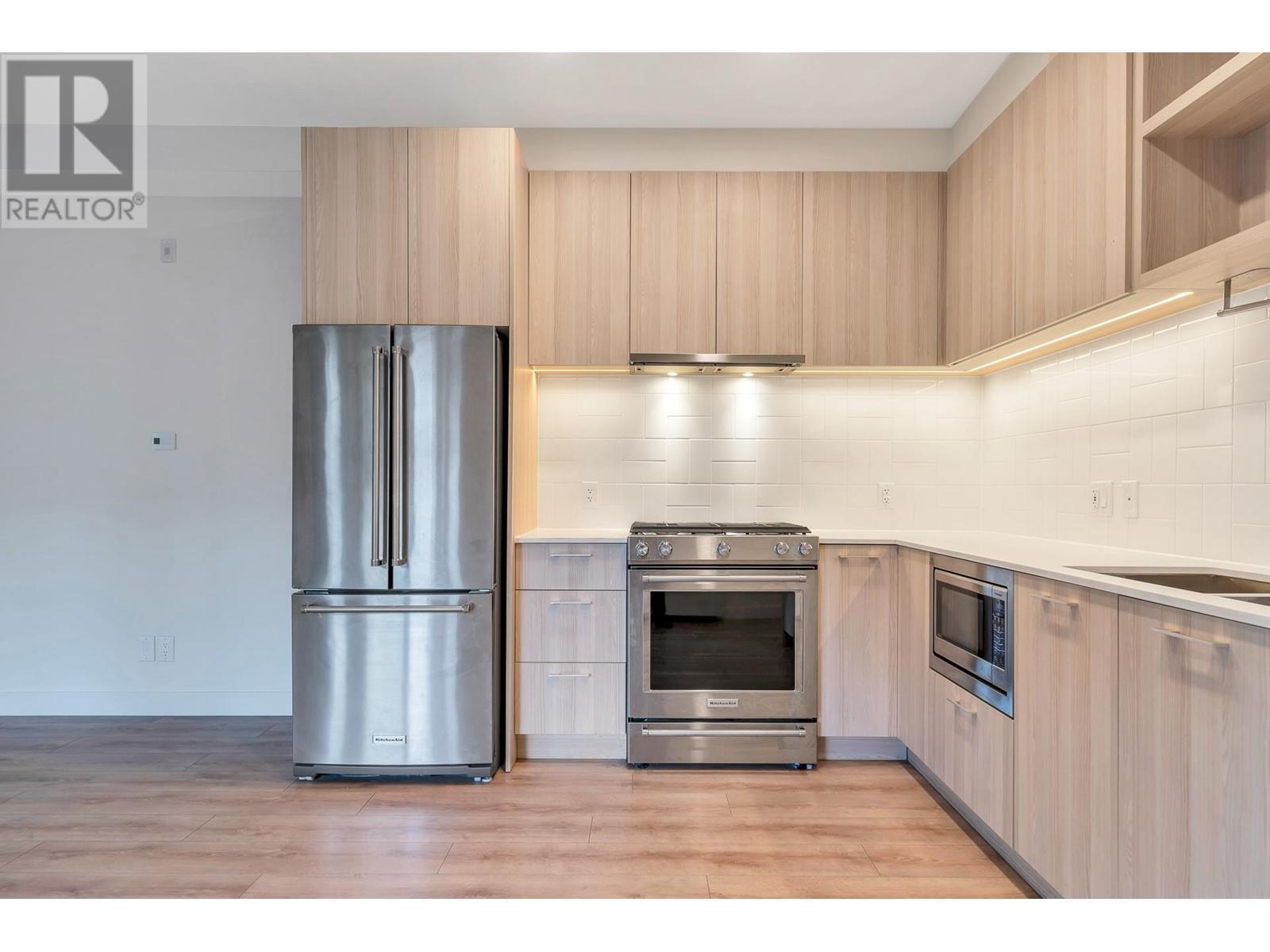 321 735 Anskar Court, Coquitlam, British Columbia  V3J 0L7 - Photo 3 - R2953908