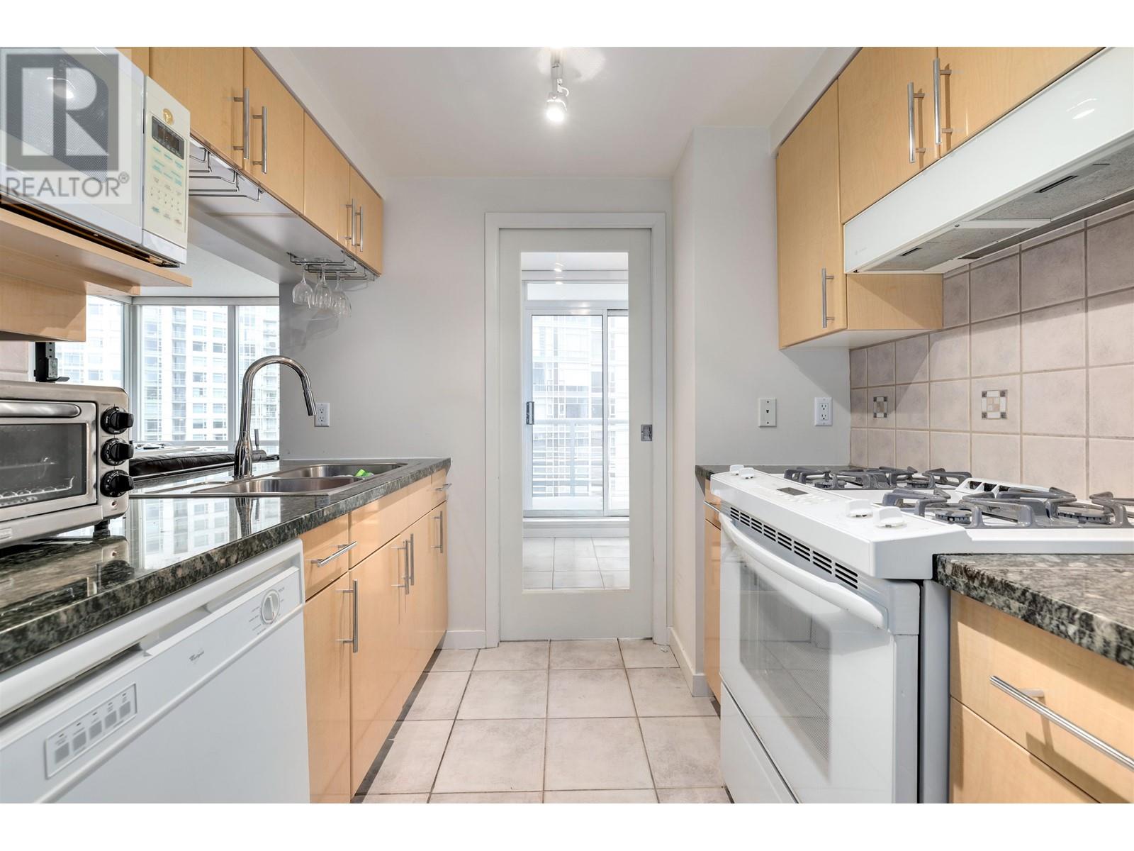 2703 193 Aquarius Mews, Vancouver, British Columbia  V6Z 2Z2 - Photo 8 - R2954247